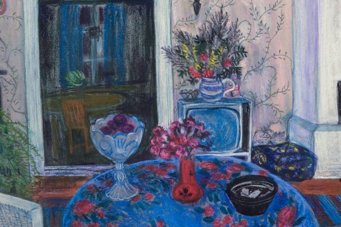 Suédois Evy Låås, artiste suédoise bien connue. Pastel sur papier. Intérieur du salon en vente