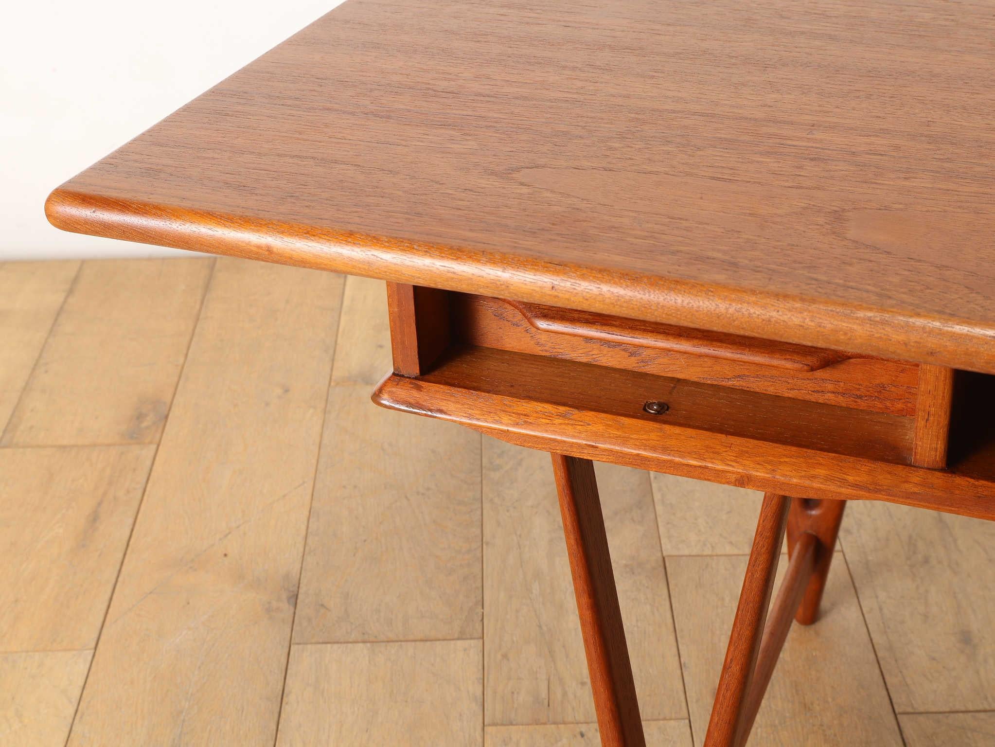 E.W. Bach Coffee Table Model.32 1960's For Sale 4