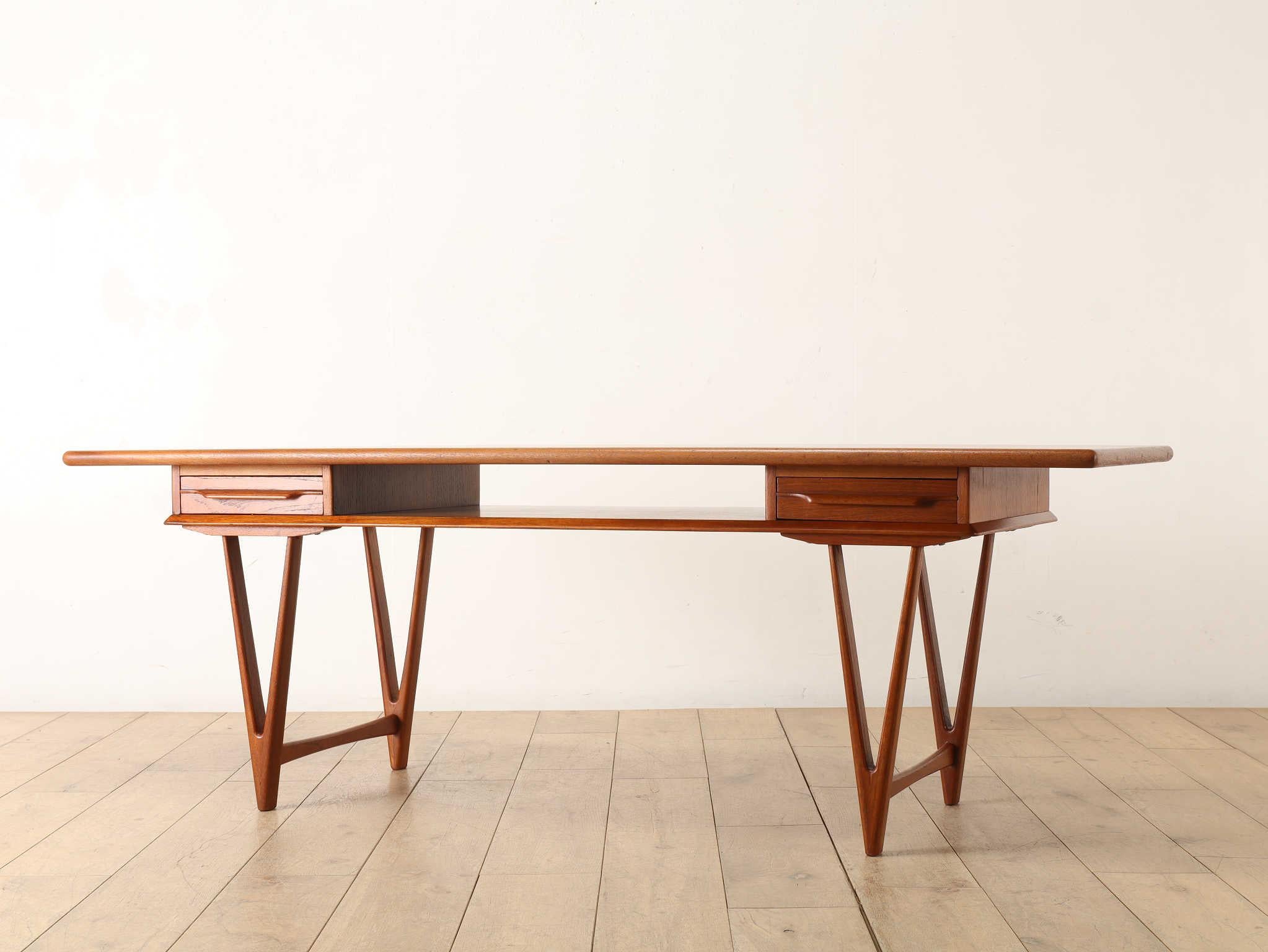 E.W. Bach Coffee Table Model.32 1960's For Sale 1