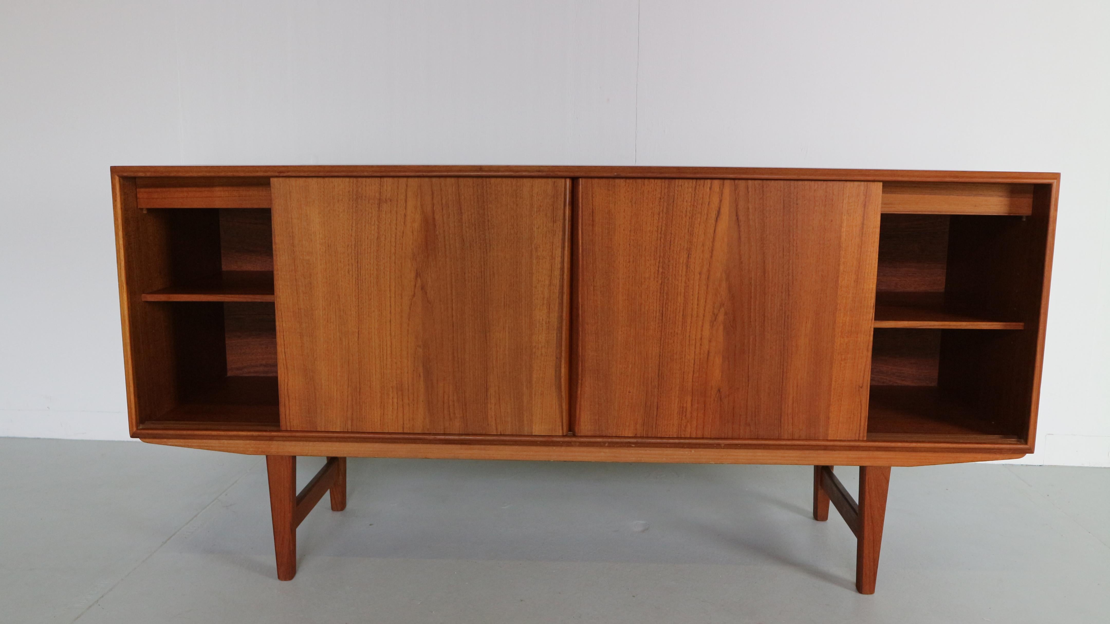 Mid-20th Century E.W. Bach for Sejling Skabe Teak Credenza, 1960s