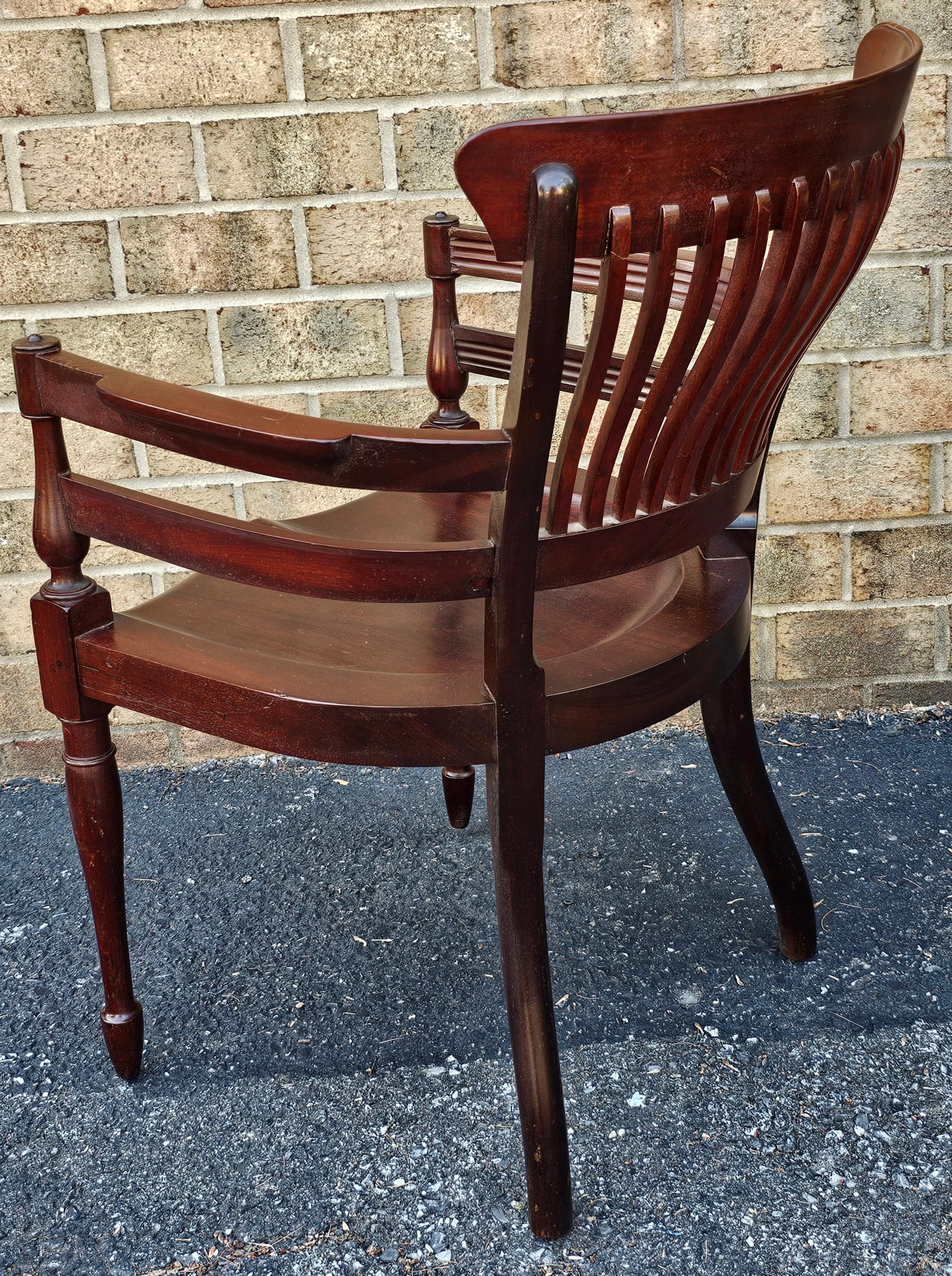 E.W. Godwin(1833-1886) (Attribué) Pour James Peddle Aesthetic Movement Armchair Bon état - En vente à Germantown, MD