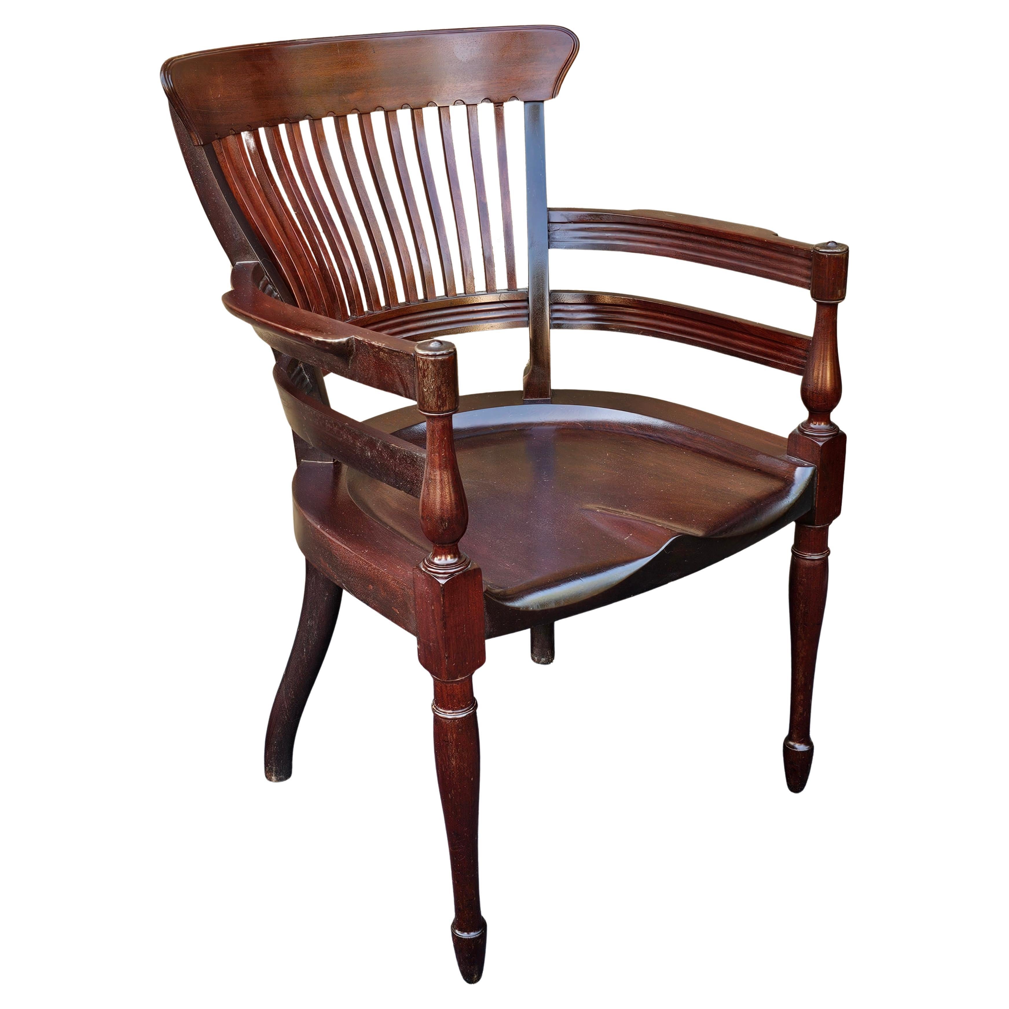 E.W. Godwin(1833-1886) (Attribué) Pour James Peddle Aesthetic Movement Armchair en vente