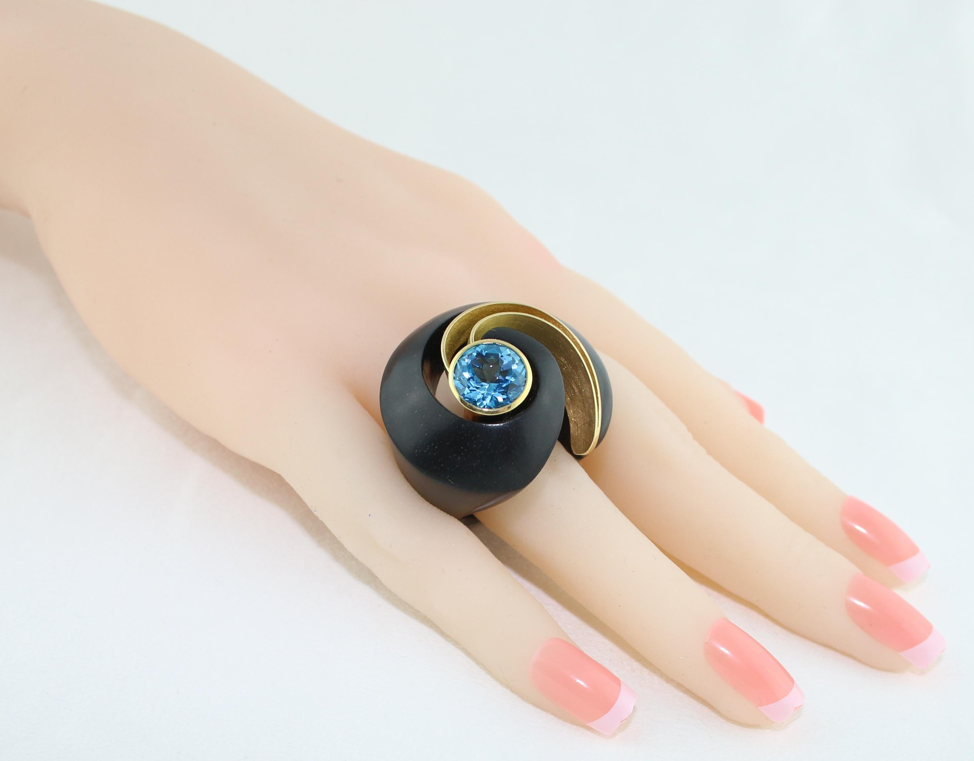 E.W. Schreiber KG 8.00 Carat Blue Topaz Ebony Wood Gold Ring For Sale 2