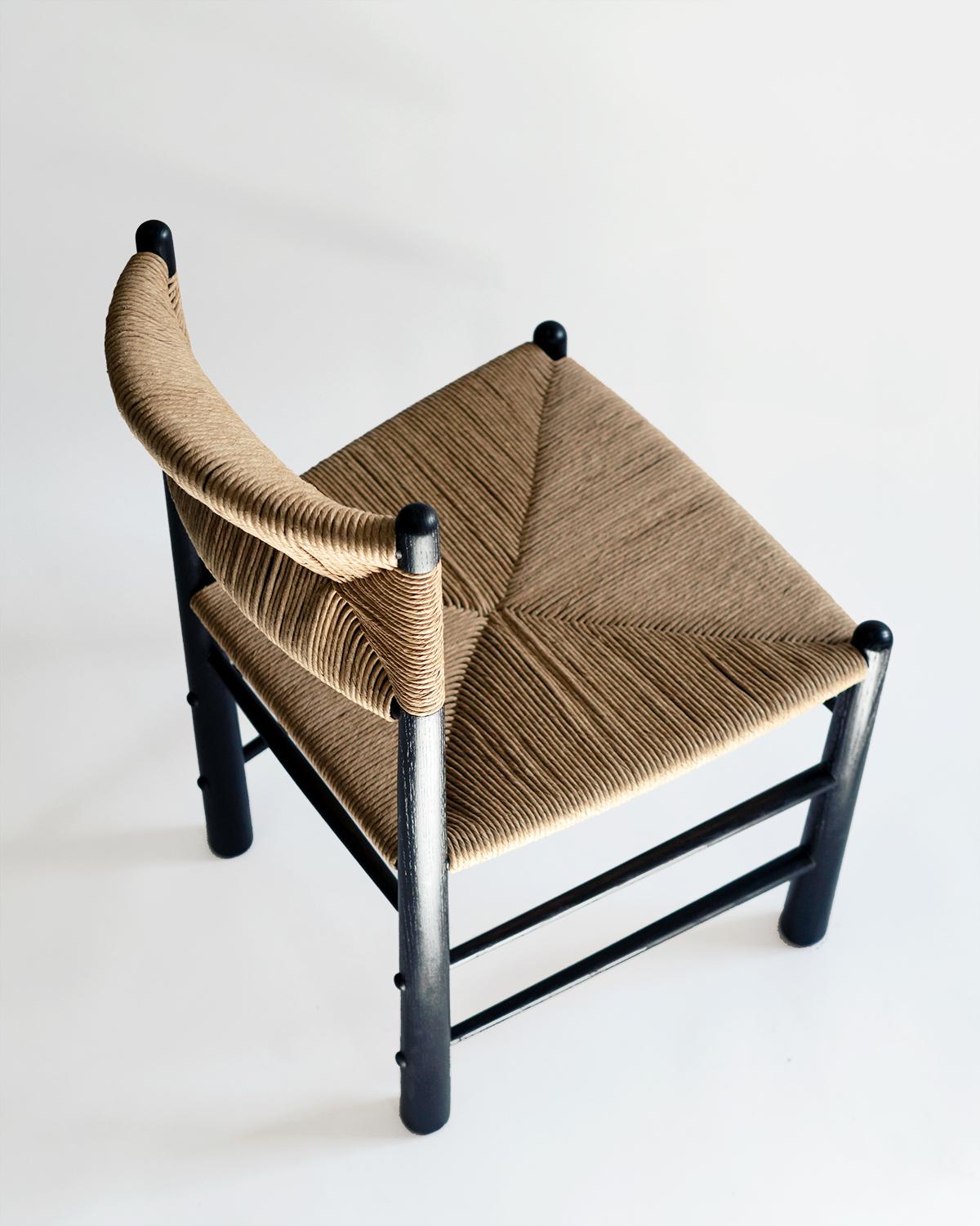 Chaise de salle à manger Ewa, chêne noirci avec jonc en fibres naturelles en vente 1