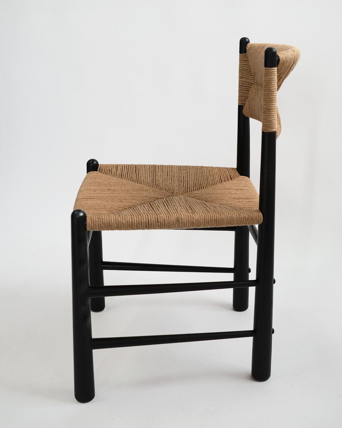 Chaise de salle à manger Ewa, chêne noirci avec jonc en fibres naturelles en vente 2