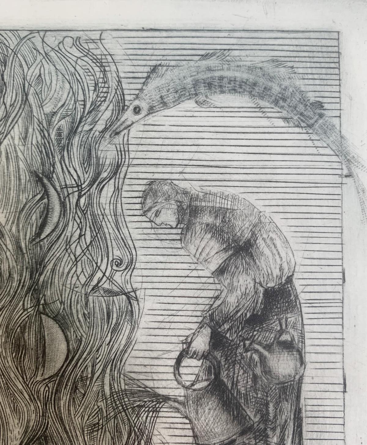 Gravure contemporaine figurative en noir et blanc à la pointe sèche et à la plaque de cuivre de l'artiste polonaise Ewa Kutylak. Cette estampe surréaliste représente un homme en train d'arroser une rivière, il y a des poissons dans l'eau, de l'autre