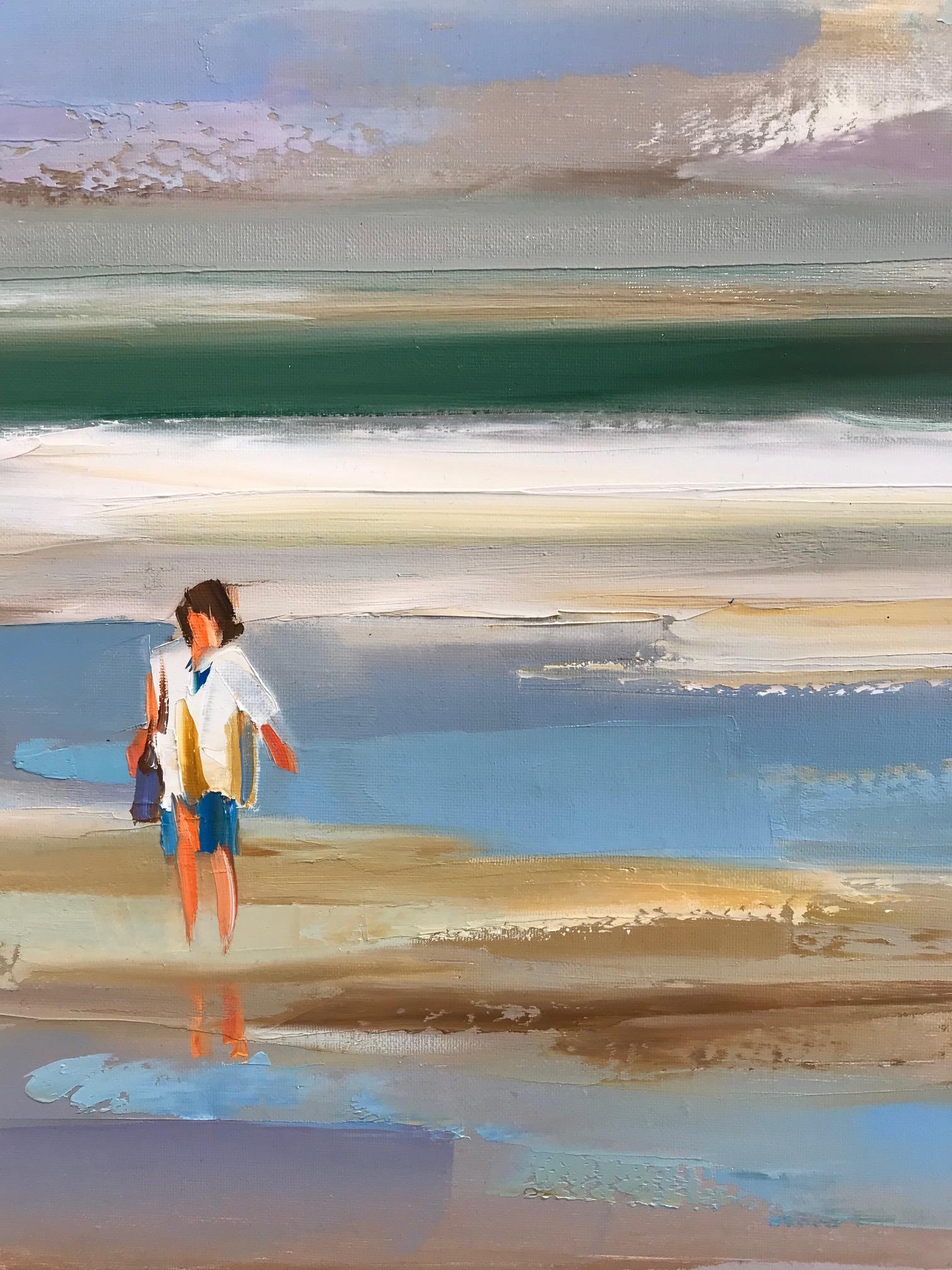 The Polish artist Ewa Rzeznik reflects reality in her colorful paintings: Fishermen along the French coast, families walking towards the Mon Saint-Michel, children playing in the surf. The bright use of color, almost luminous, attracts the