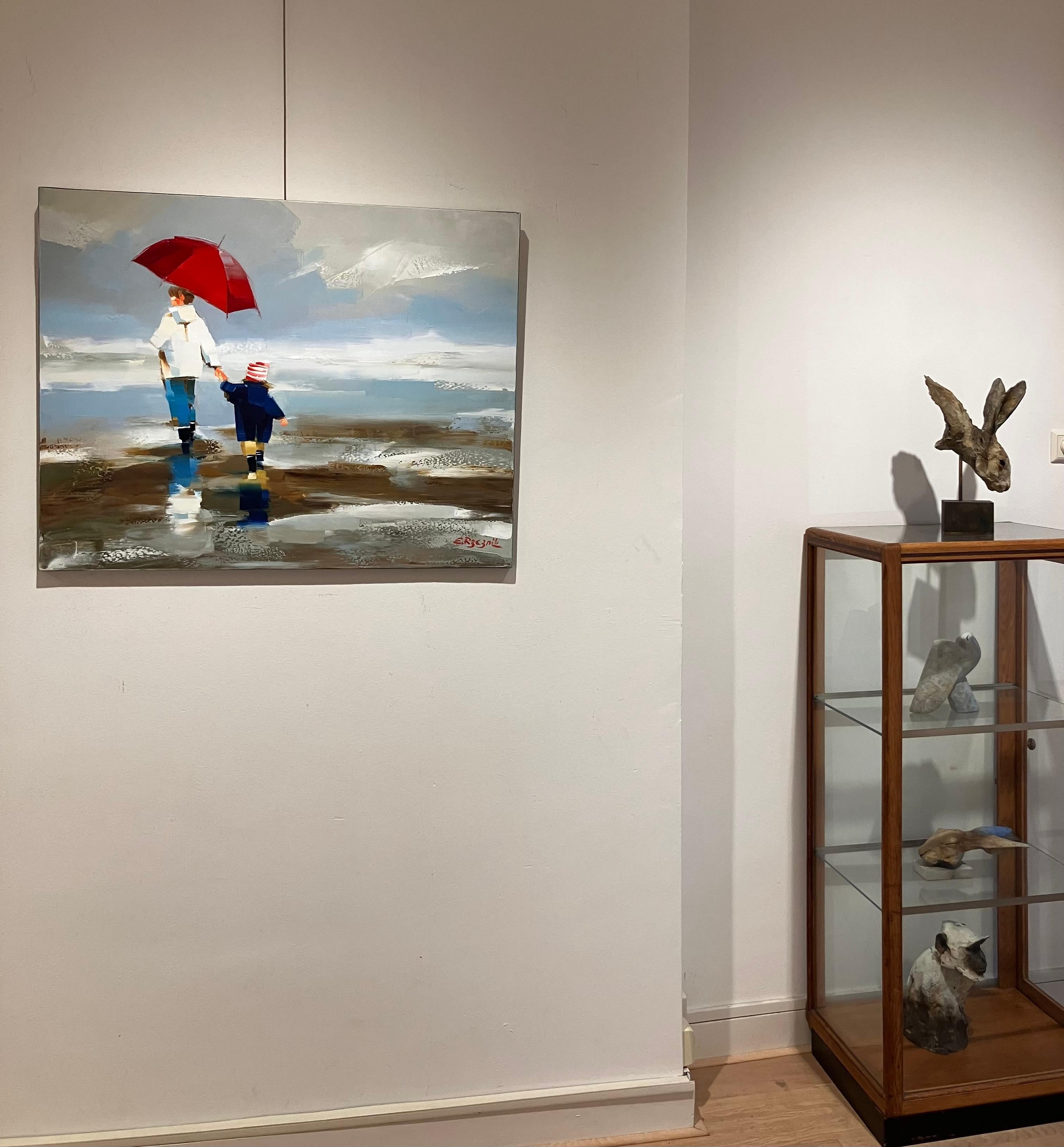 Roter Regenschirm'' Zeitgenössisches Ölgemälde einer Mutter mit Kind am Strand im Angebot 3