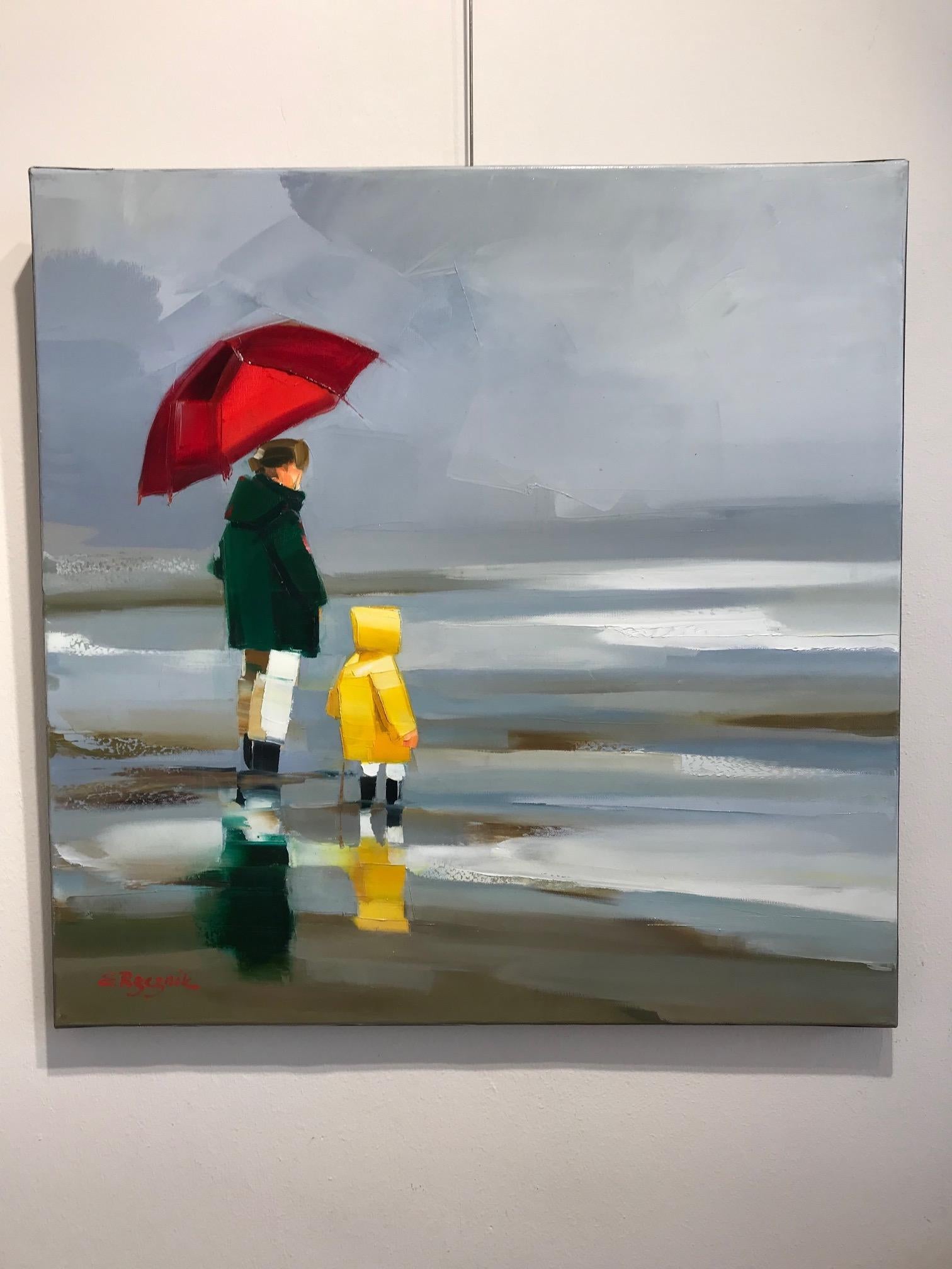 « Red Umbrella » - Peinture à l'huile contemporaine d'une mère et d'un enfant sur la plage - Painting de Ewa Rzeznik