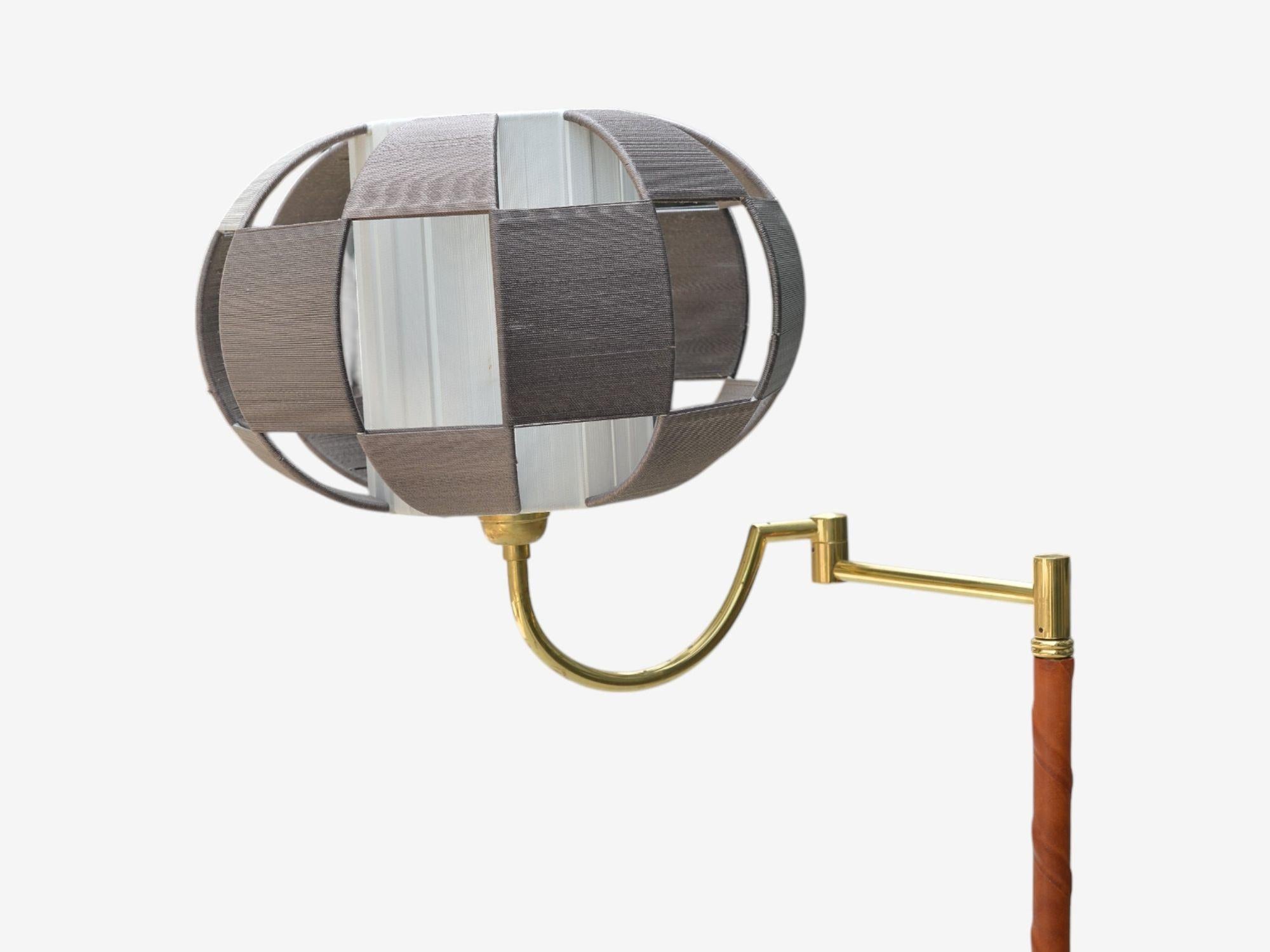 E.W.A., Swedish Modern, Leather, Brass, Floor Lamp, Sweden, 1950s In condizioni buone in vendita a Manhasset, NY