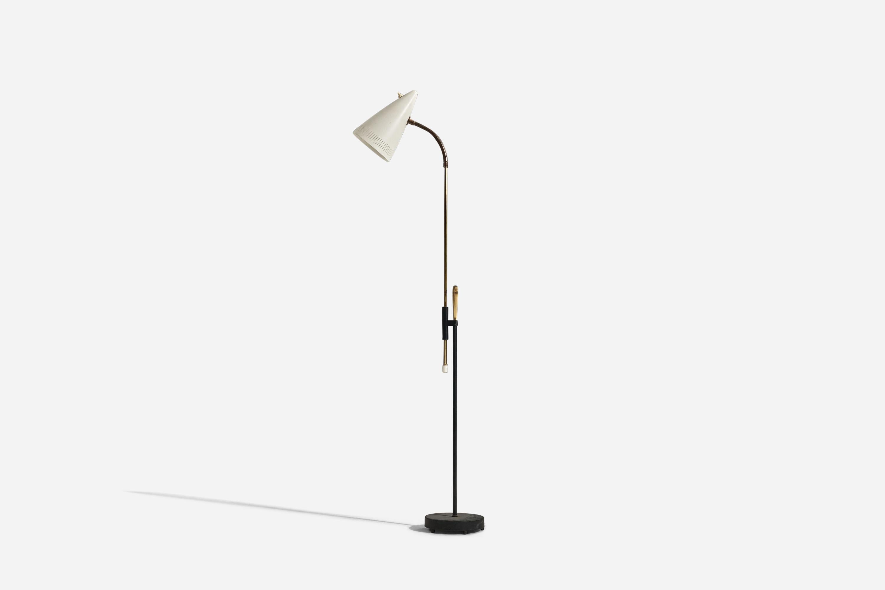 A brass, white-lacquered metal floor lamp designed and produced by Ewå Värnamo, Sweden, 1950s. 

Variable dimensions, measured as illustrated in the first image.

Socket takes standard E-26 medium base bulb.
There is no maximum wattage stated on the