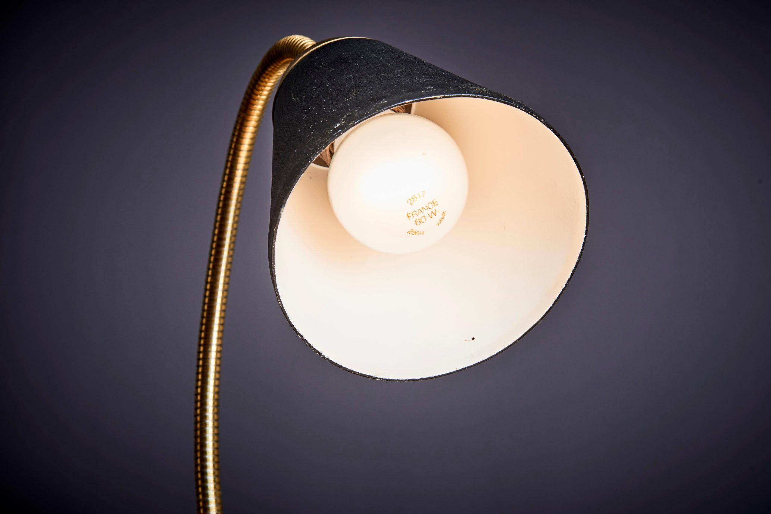 Lampe de table Ewå Värnamo en métal noir Suède - années 1960 Bon état - En vente à Berlin, DE