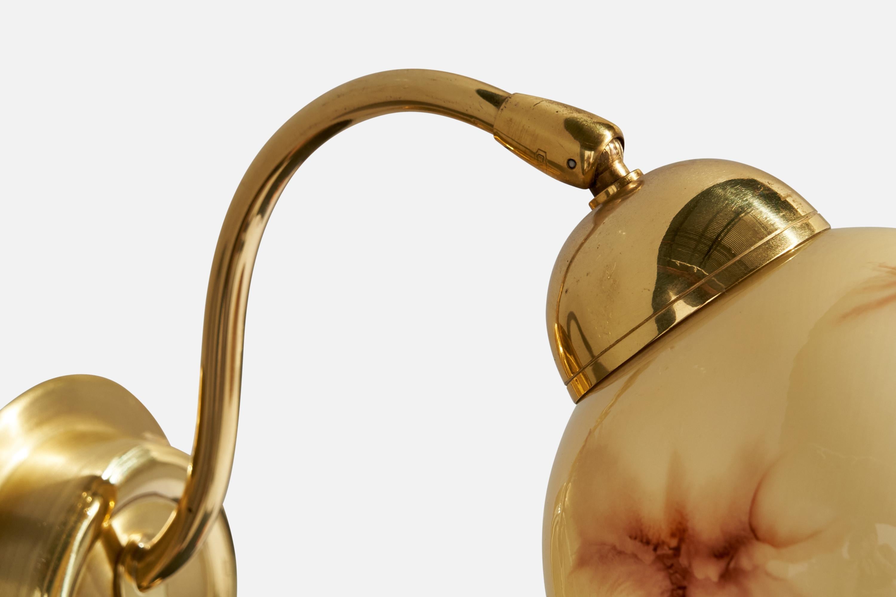 Fin du 20e siècle Ewå Värnamo, Wall Light, laiton, verre, Suède, années 1970 en vente