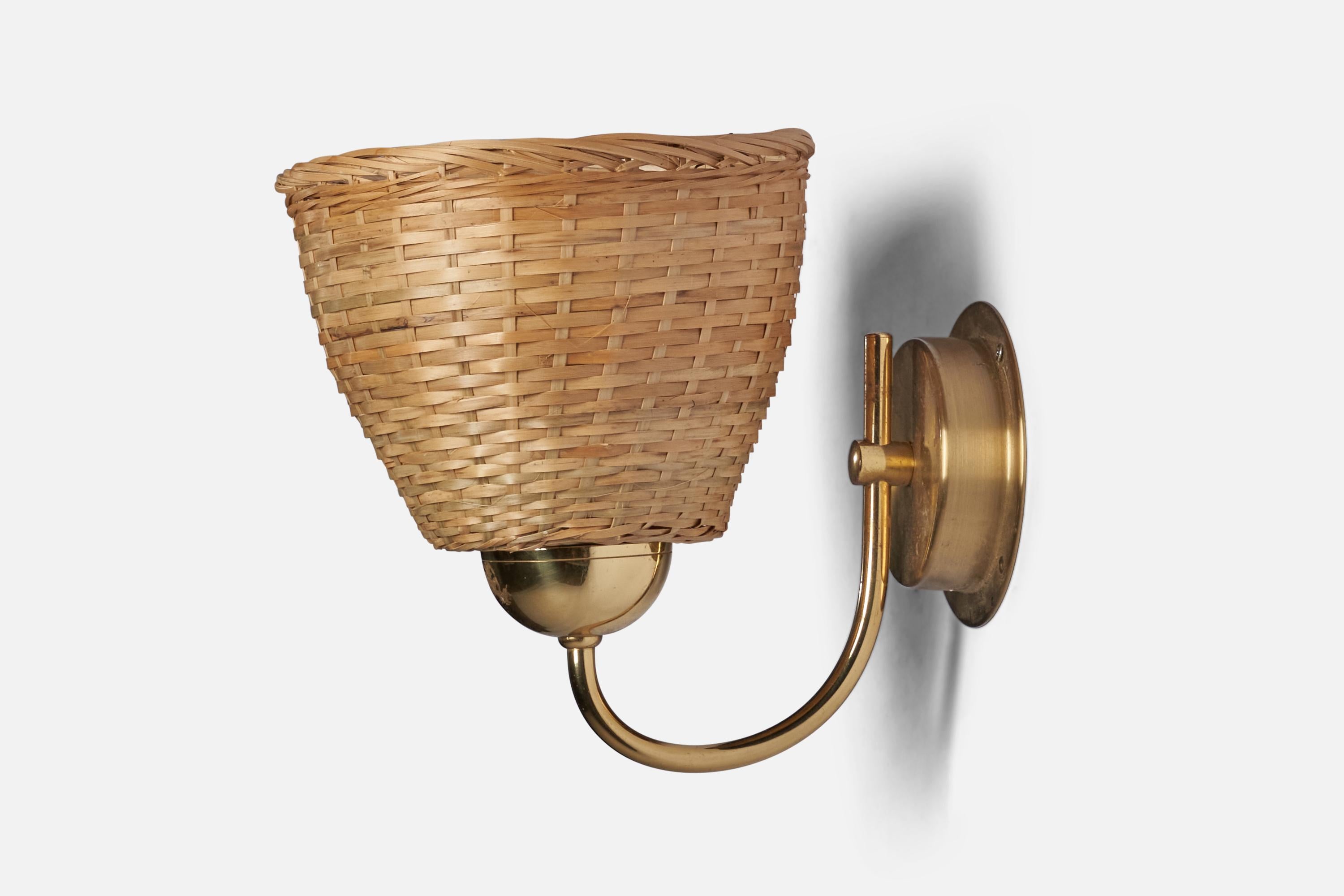Ewå Värnamo, Wall Light, Brass, Rattan, 1960s In Good Condition For Sale In High Point, NC
