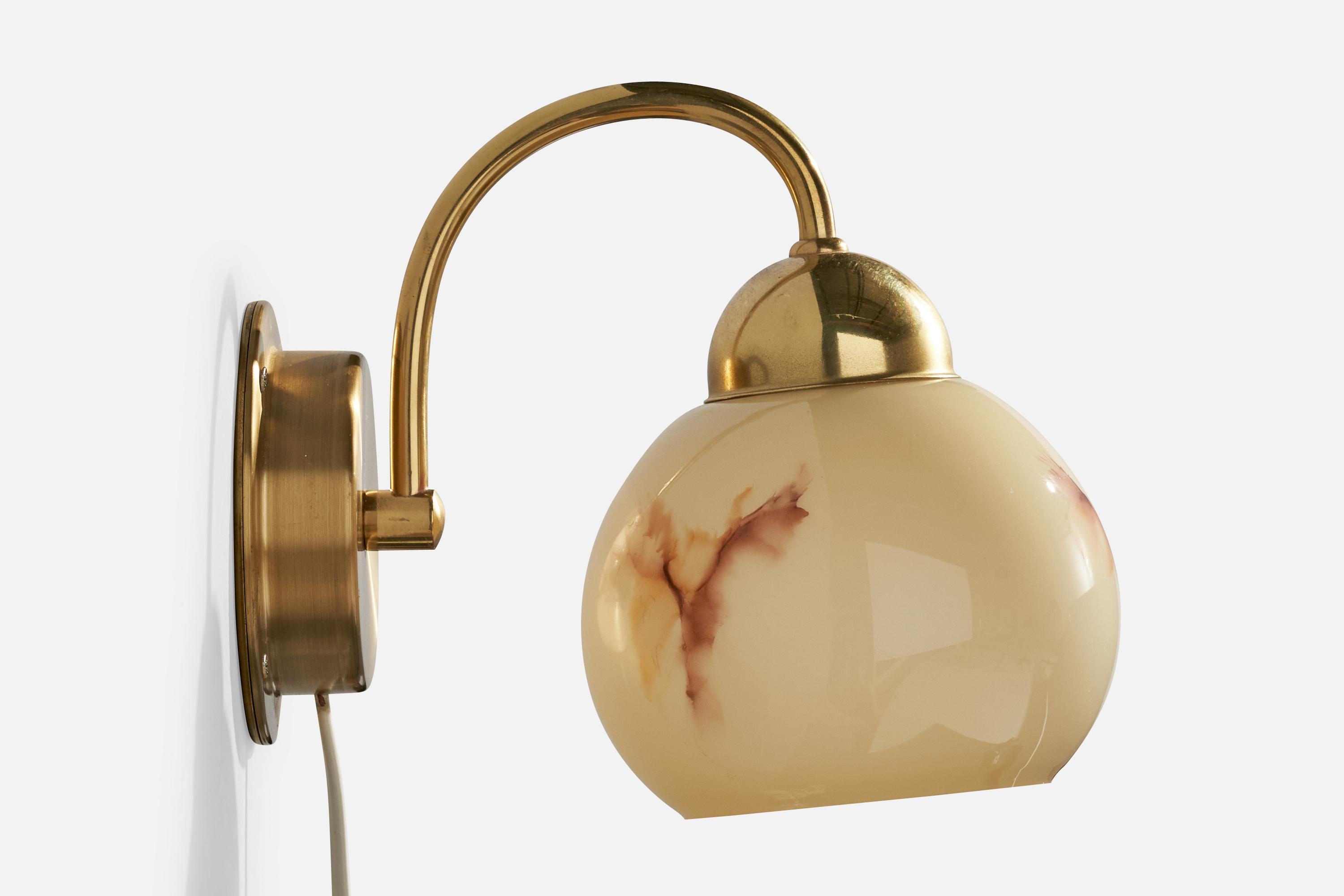 Fine XX secolo EWÅ Värnamo, Lampade da parete, Ottone, Vetro, Svezia, anni '70 in vendita