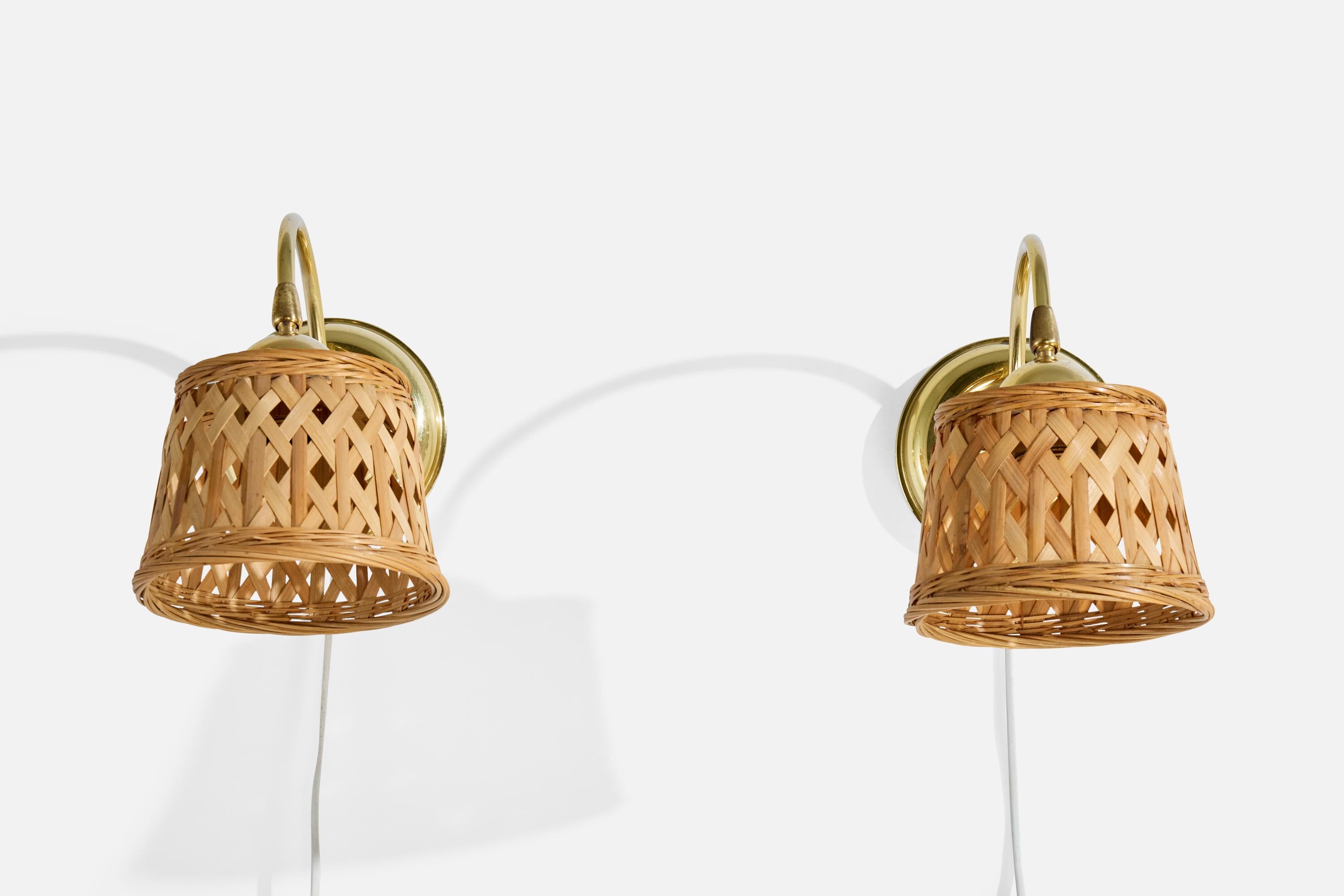 Mid-Century moderno Ewå Värnamo, Lampade da parete, Ottone, Rattan, Svezia, anni '1960 in vendita