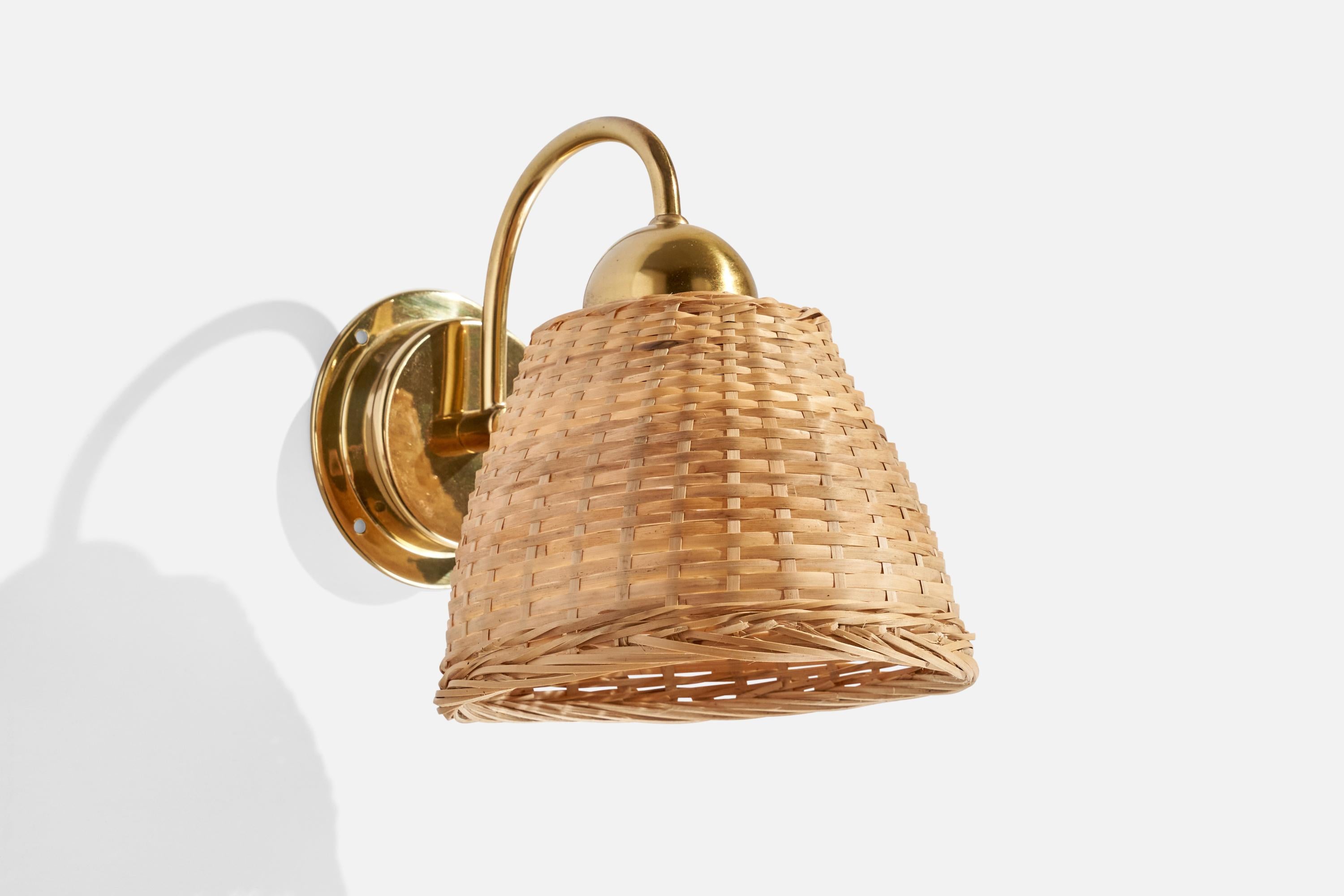 Ewå Värnamo, Lights, laiton, rotin, Suède, 1970 Bon état - En vente à High Point, NC