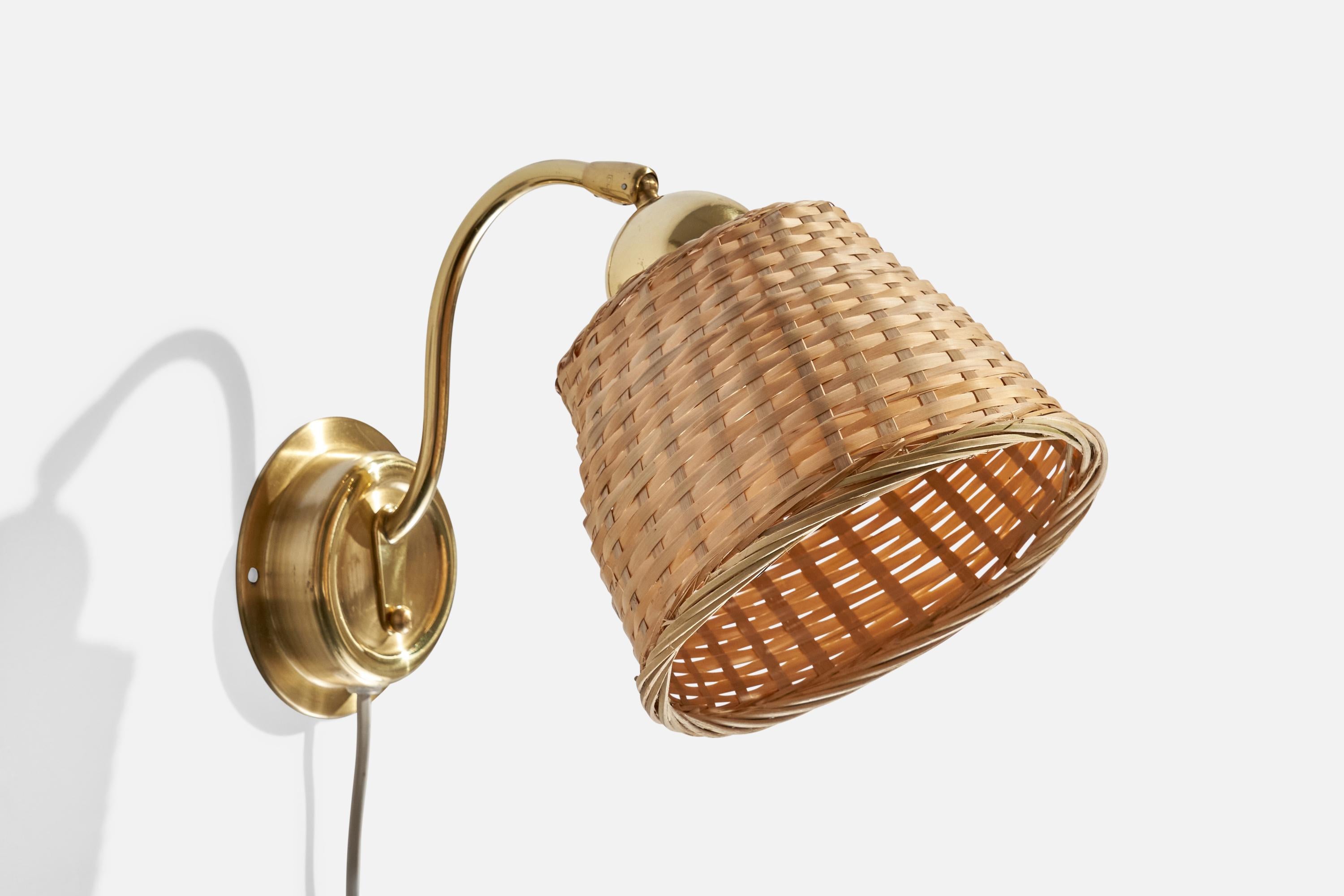 EWÅ Värnamo, Wall Lights, Brass, Rattan, Sweden, 1970s In Good Condition For Sale In High Point, NC