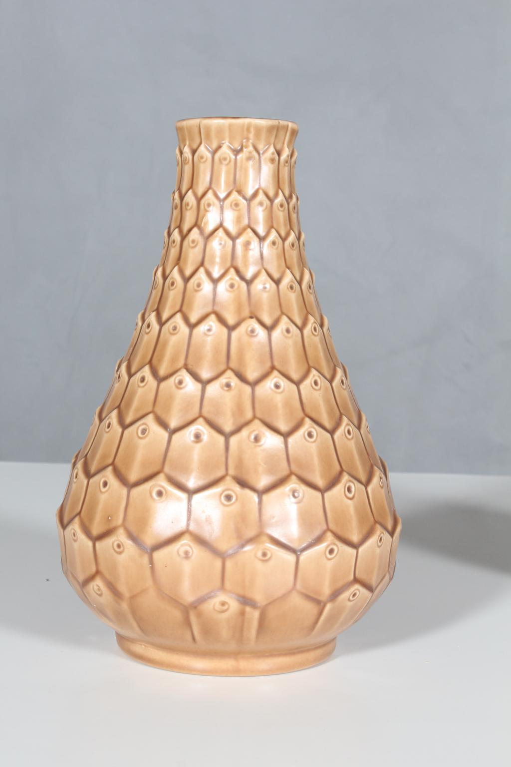 Ewald Albin Filip Dahlskog, pair of vases made off earthernware.