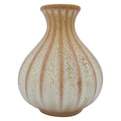 Ewald Dahlskog, Vaso beige, Bo Fajans, Svezia, anni '30