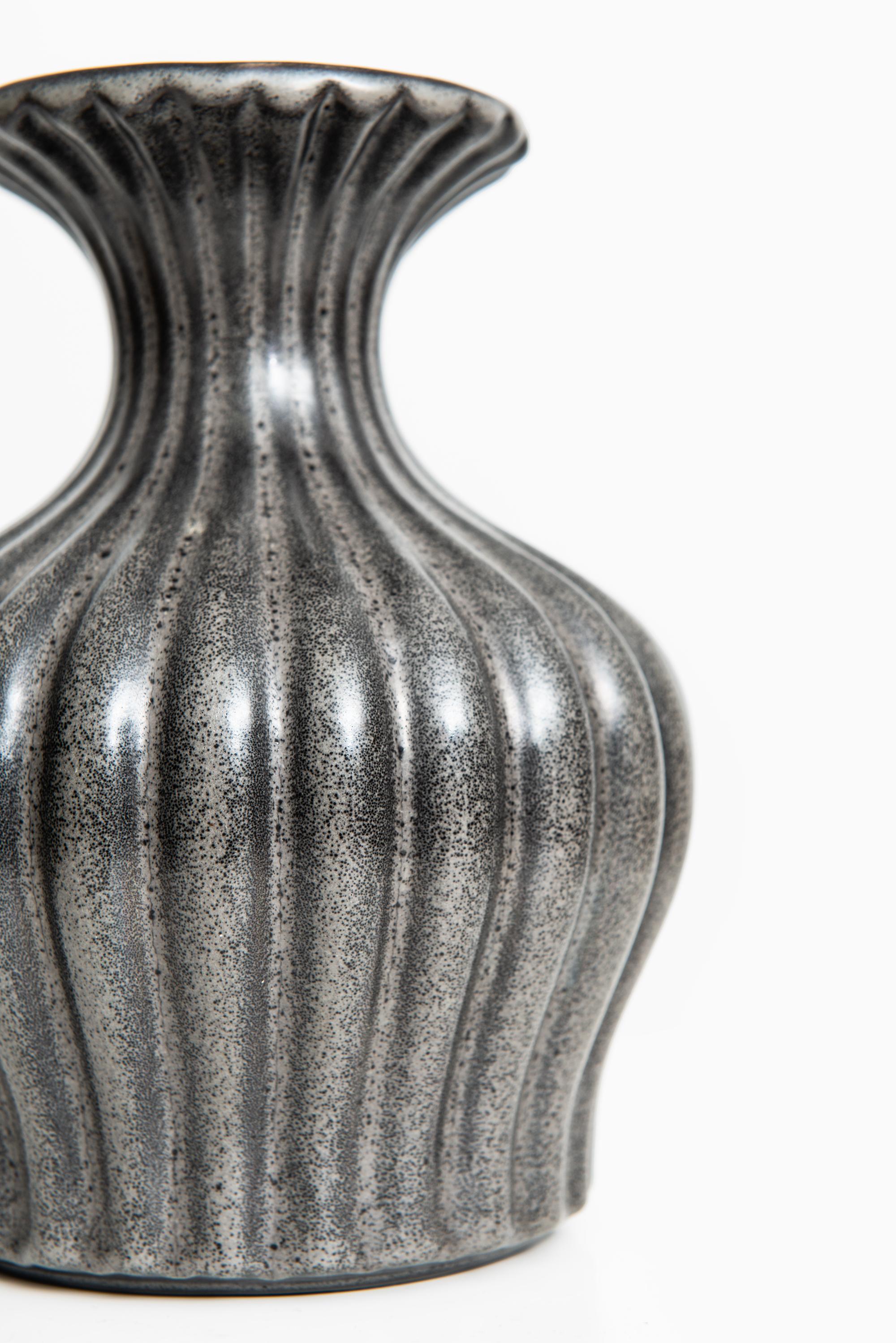Ewald Dahlskog Ceramic Vase Produced by Bobergs Fajansfabrik in Sweden In Good Condition For Sale In Limhamn, Skåne län