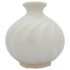 Ewald Dahlskog, Creme White Vase, Bo Fajans, Sweden, 1930s