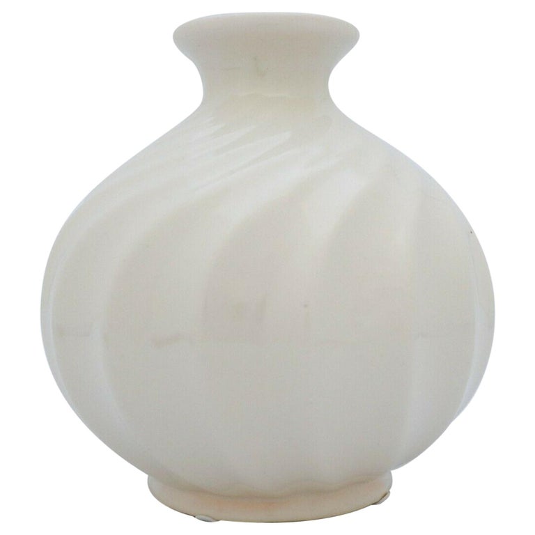 Ewald Dahlskog, Creme White Vase, Bo Fajans, Sweden, 1930s