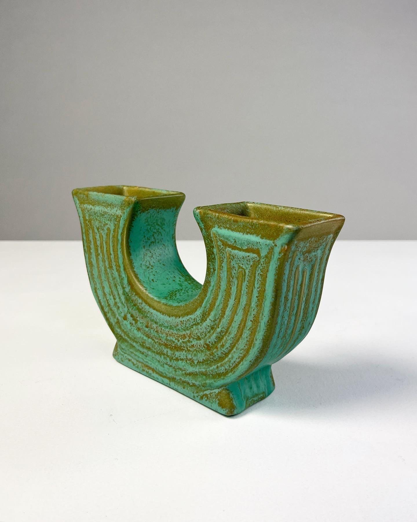 Hand-Crafted Ewald Dahlskog Double Sided Stoneware Vase Bo Fajans Sweden Smaragd 1938 For Sale