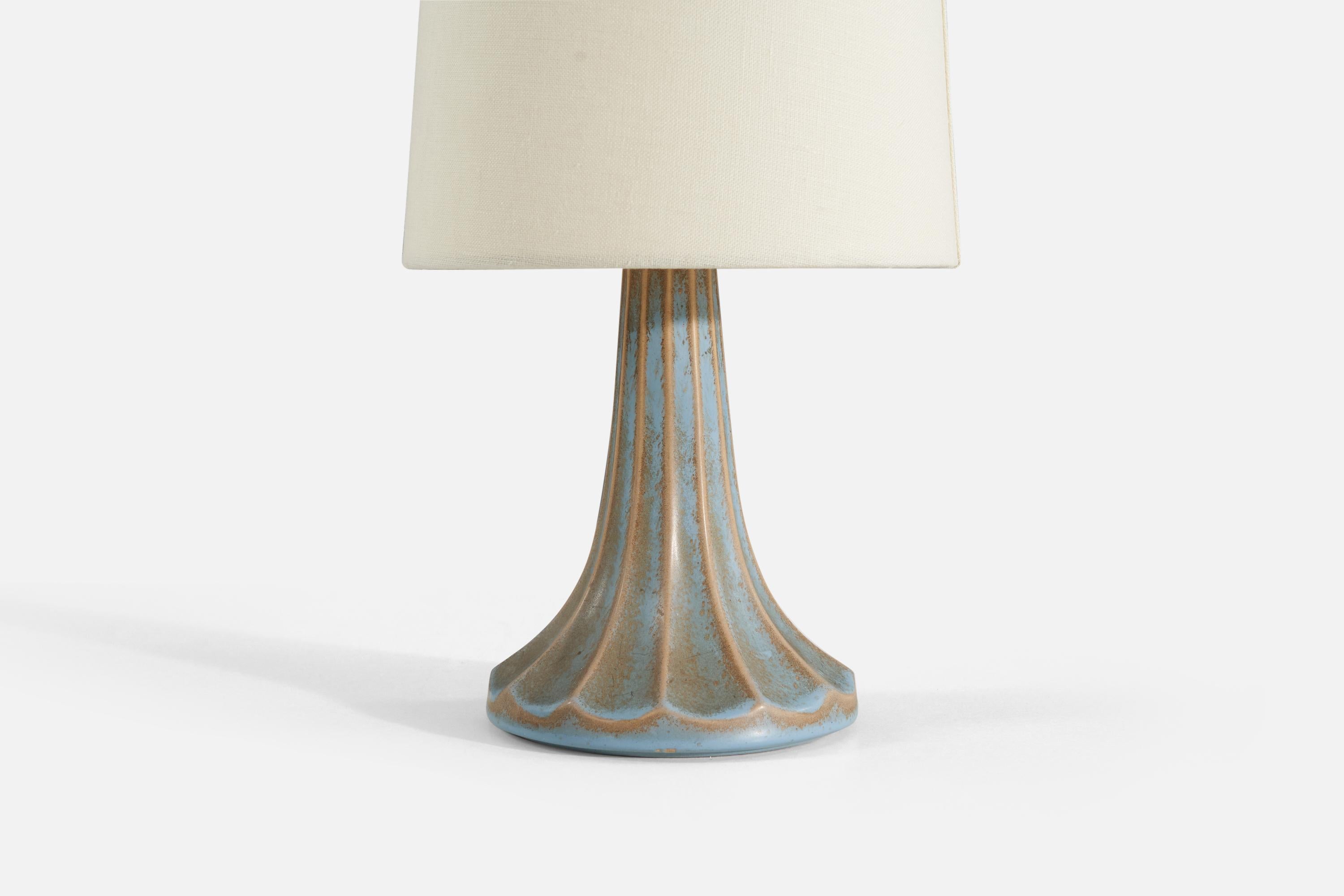 Scandinavian Modern  Ewald Dahlskog, Fluted Table Lamp, Blue-Glazed Earthenware, Sweden, 1940s For Sale