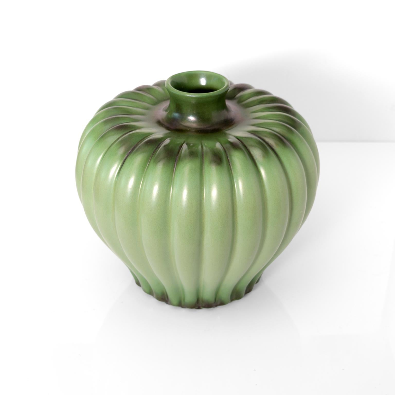 Scandinavian Ewald Dahlskog green apple glazed vase, Bo Fajans, Sweden 1940 For Sale