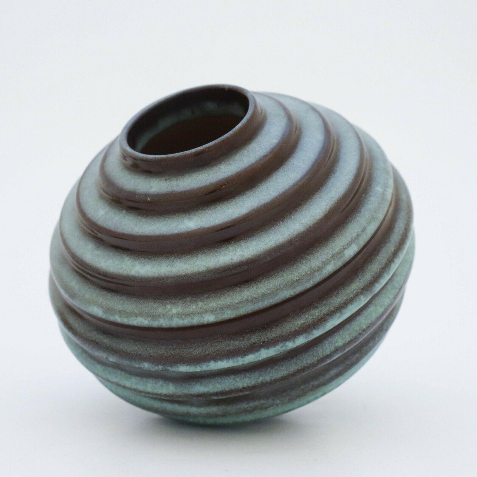 Scandinave moderne Vase Globose Art Déco vert « Lava » d'Ewald Dahlskog, Bo Fajans, Suède, années 1930 en vente