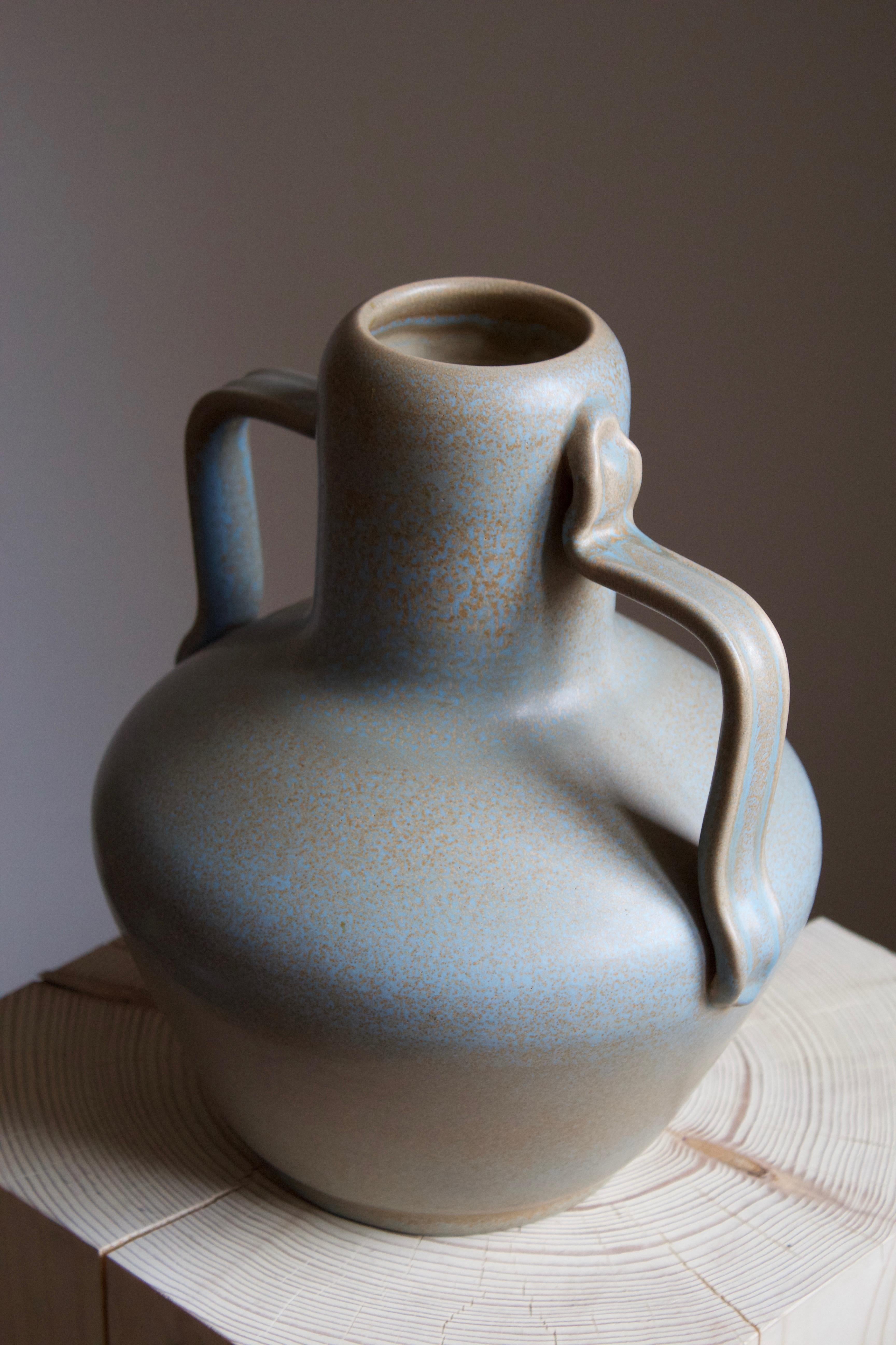 Scandinavian Modern Ewald Dahlskog, Sizable Vase, Glazed Stoneware, Bo Fajans, Sweden, c. 1937