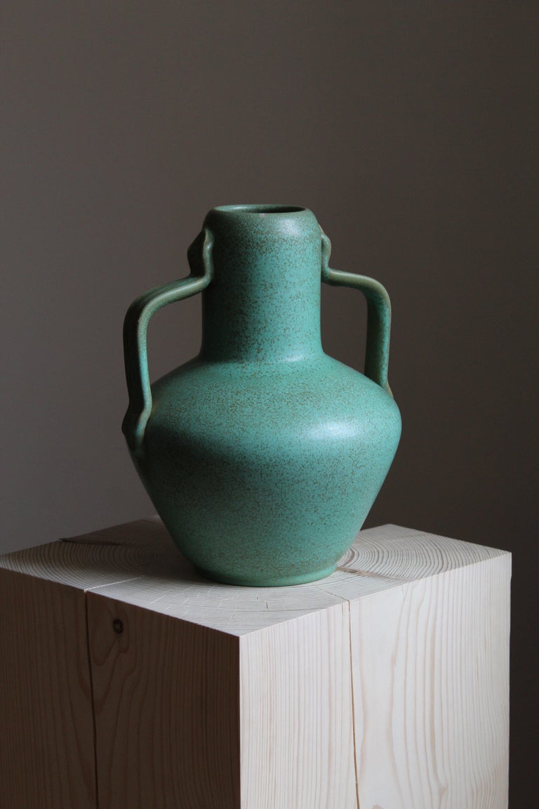 A sizable and rare vase. Designed by Ewald Dahlskog, produced by Bo Fajans, Sweden, 1930s. Marked.