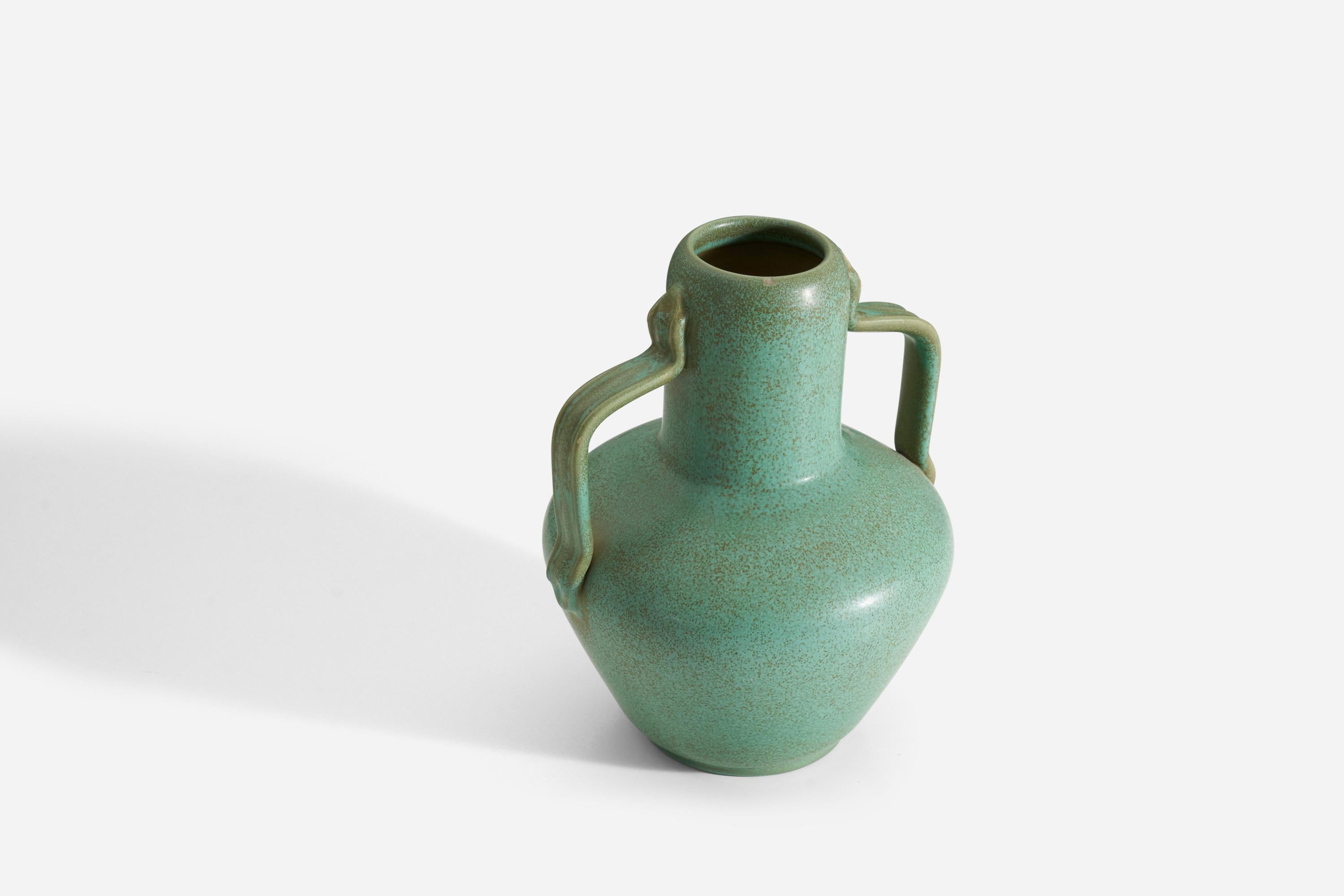 Ewald Dahlskog, Sizable Vase, Green-Glazed Stoneware, Bo Fajans, Sweden, 1930s In Good Condition For Sale In High Point, NC