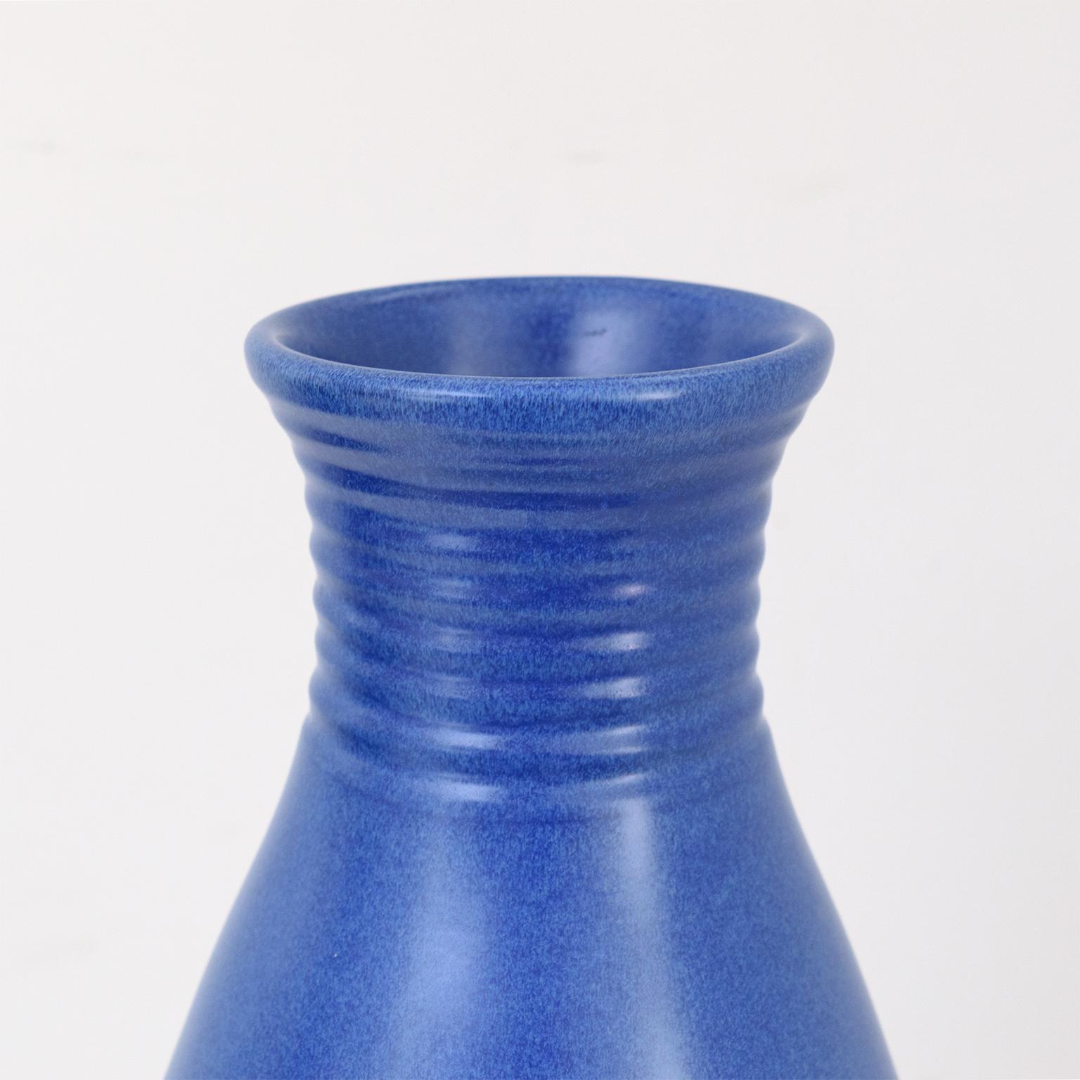Hand-Crafted Ewald Dahlskog Tall Blue Scandinavian Modern Vase for Bo Fajans For Sale
