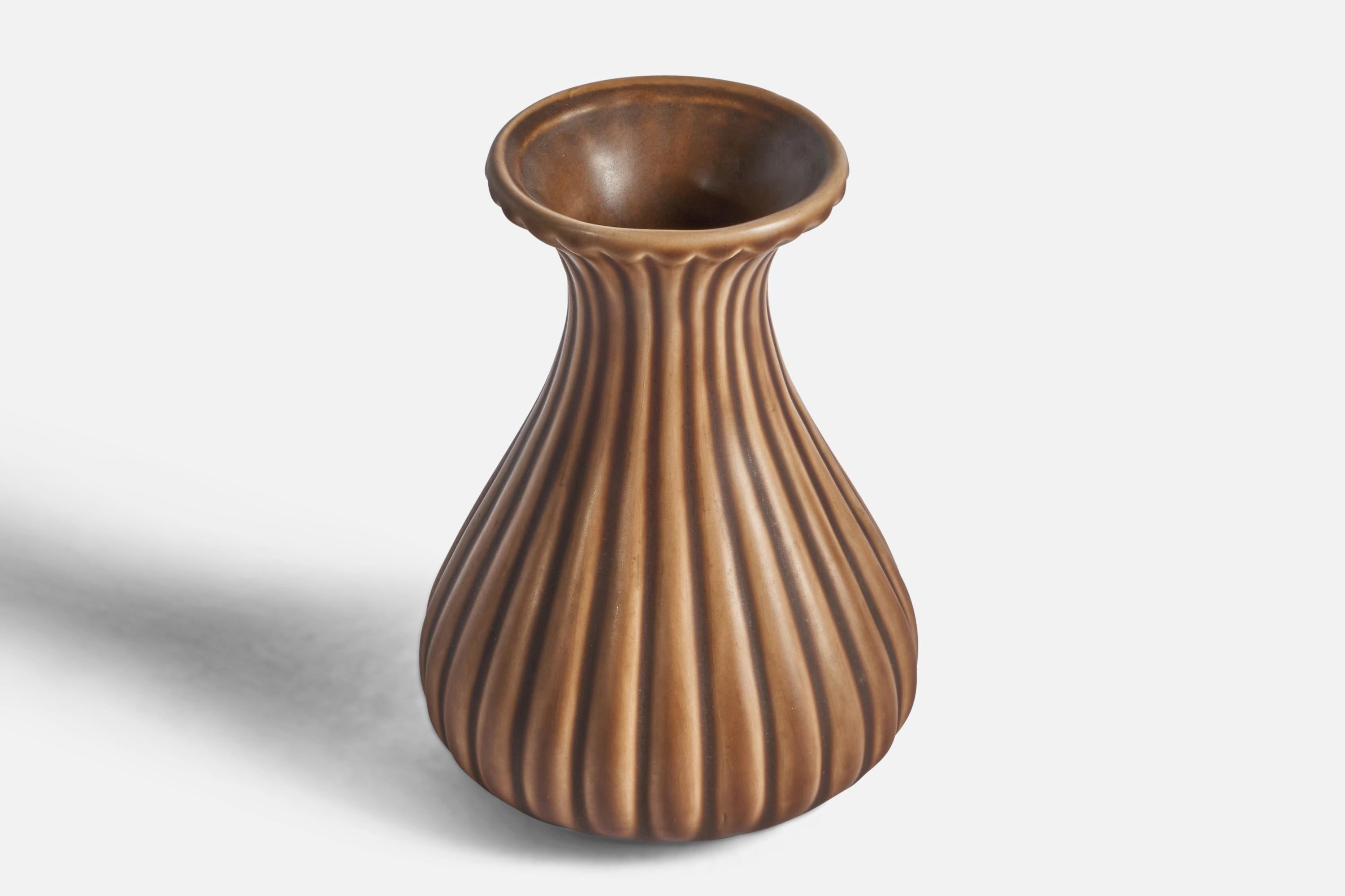 Scandinavian Modern Ewald Dahlskog, Vase, Earthenware, Sweden, 1930s For Sale