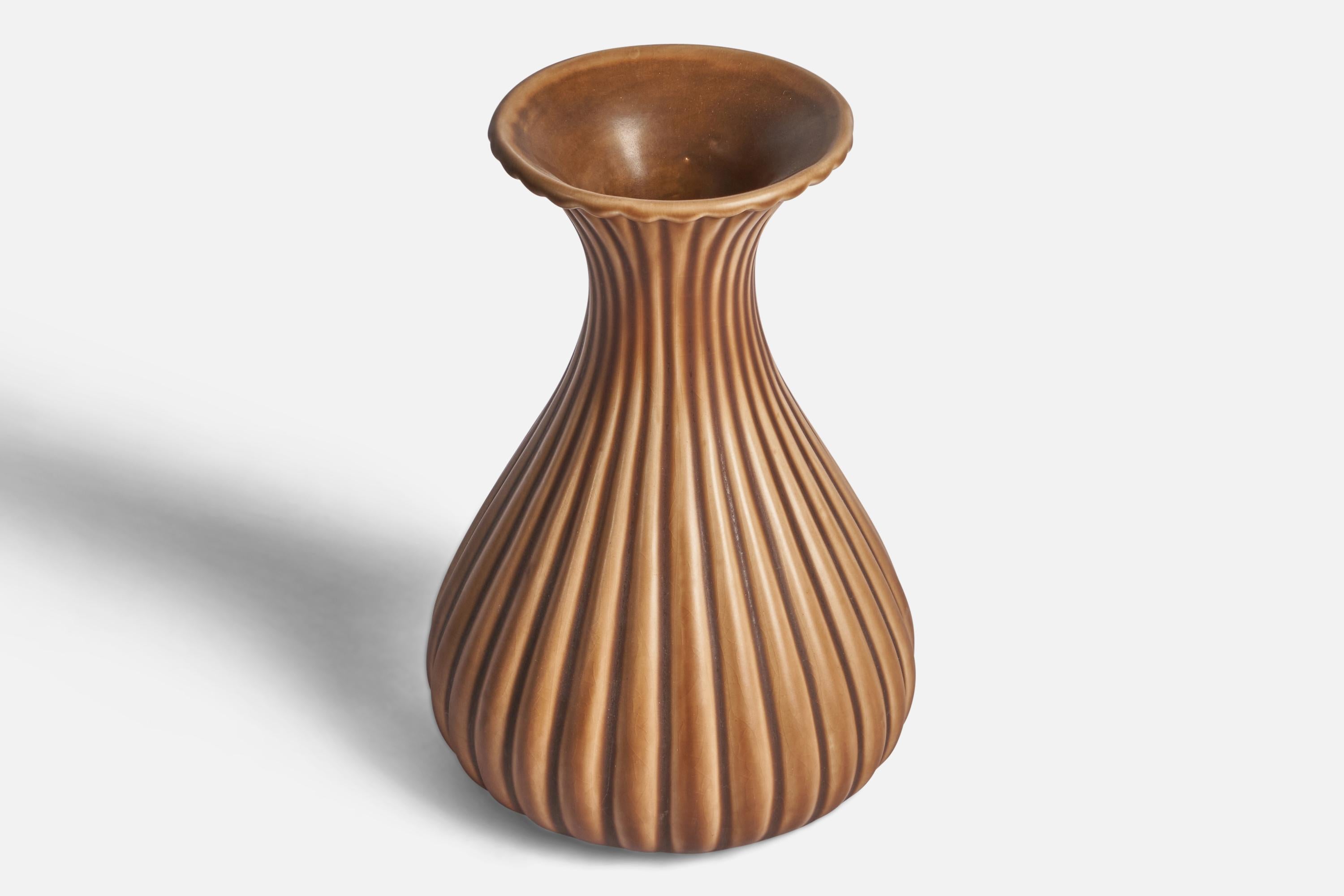 Scandinavian Modern Ewald Dahlskog, Vase, Earthenware, Sweden, 1930s For Sale