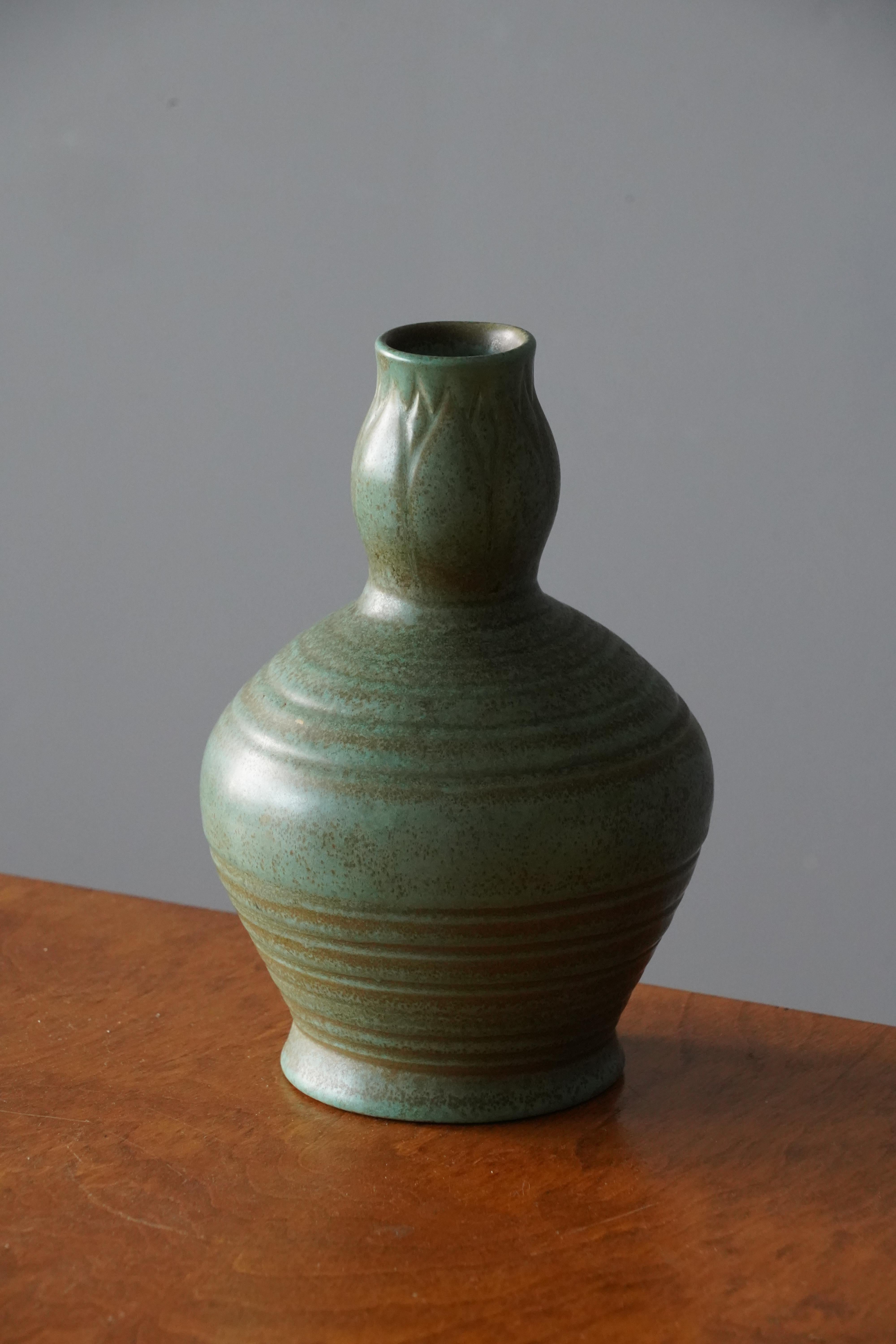 Scandinavian Modern Ewald Dahlskog, Vase, Green Brown Glazed Earthenware, Bo Fajans, Sweden, 1930s