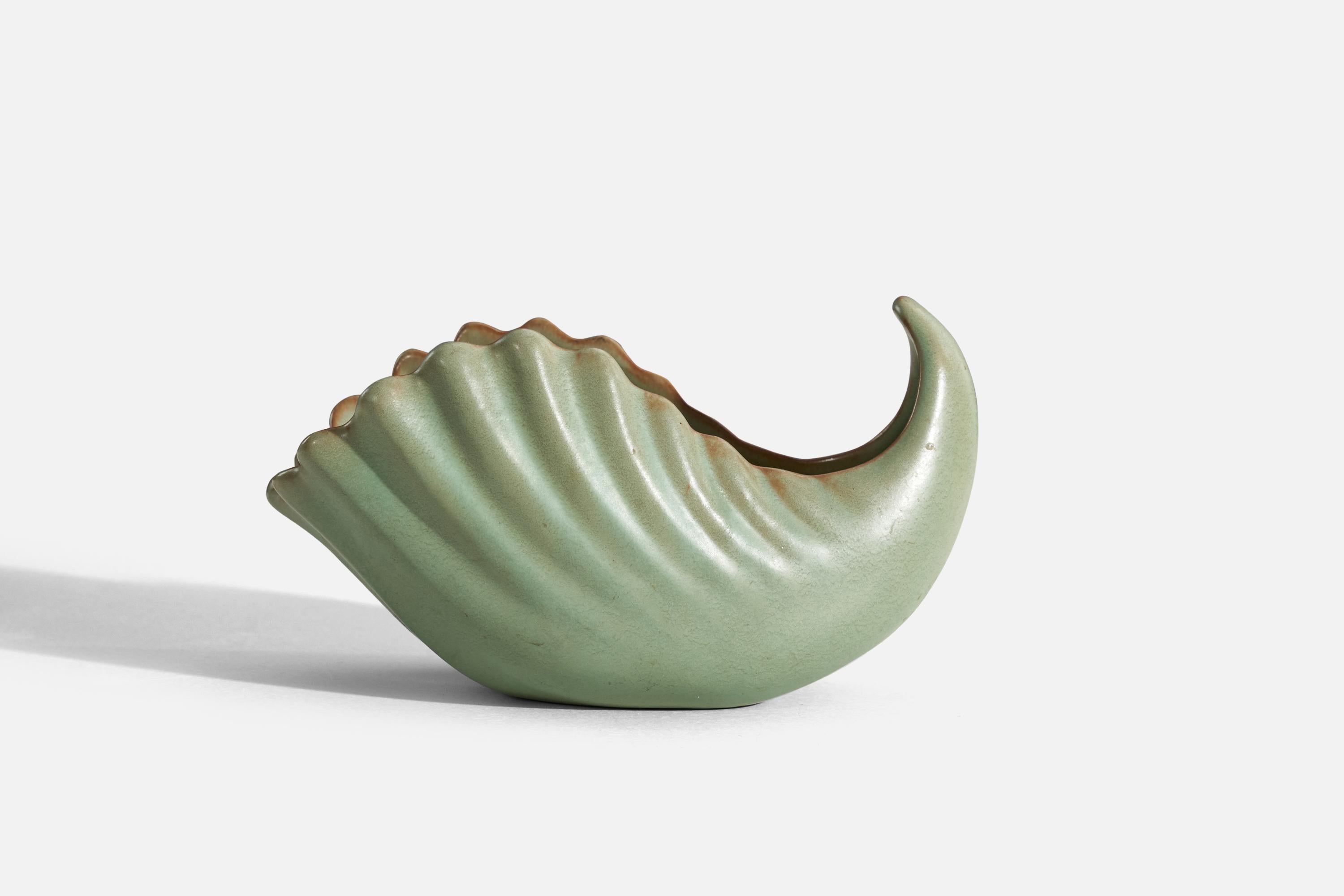 Ewald Dahlskog, Vase, Green-Glazed Earthenware, Bo Fajans, Sweden, 1940s In Good Condition In High Point, NC