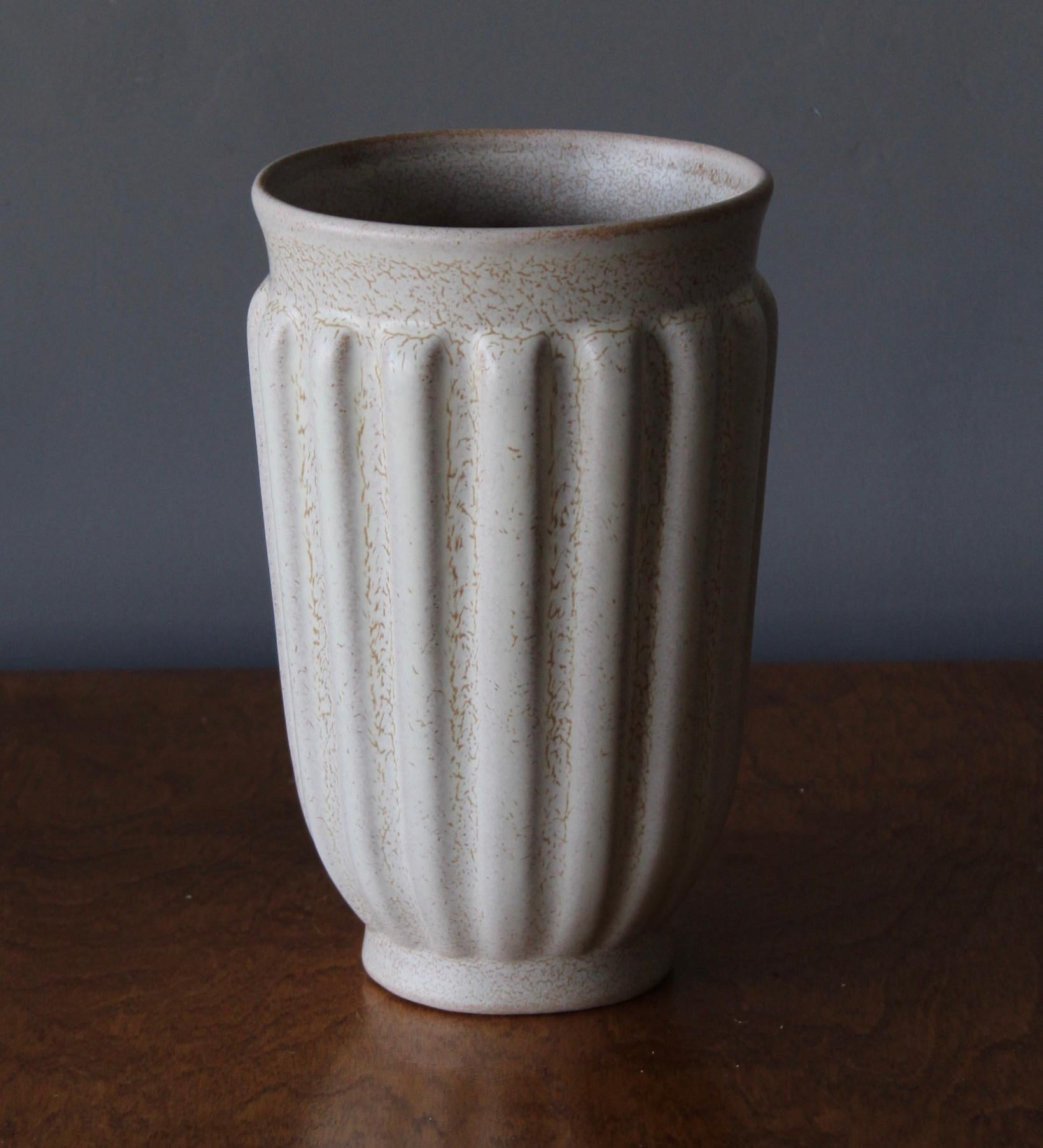 A vase. Designed by Ewald Dahlskog, produced by Bo Fajans, Sweden, 1930s. Marked.