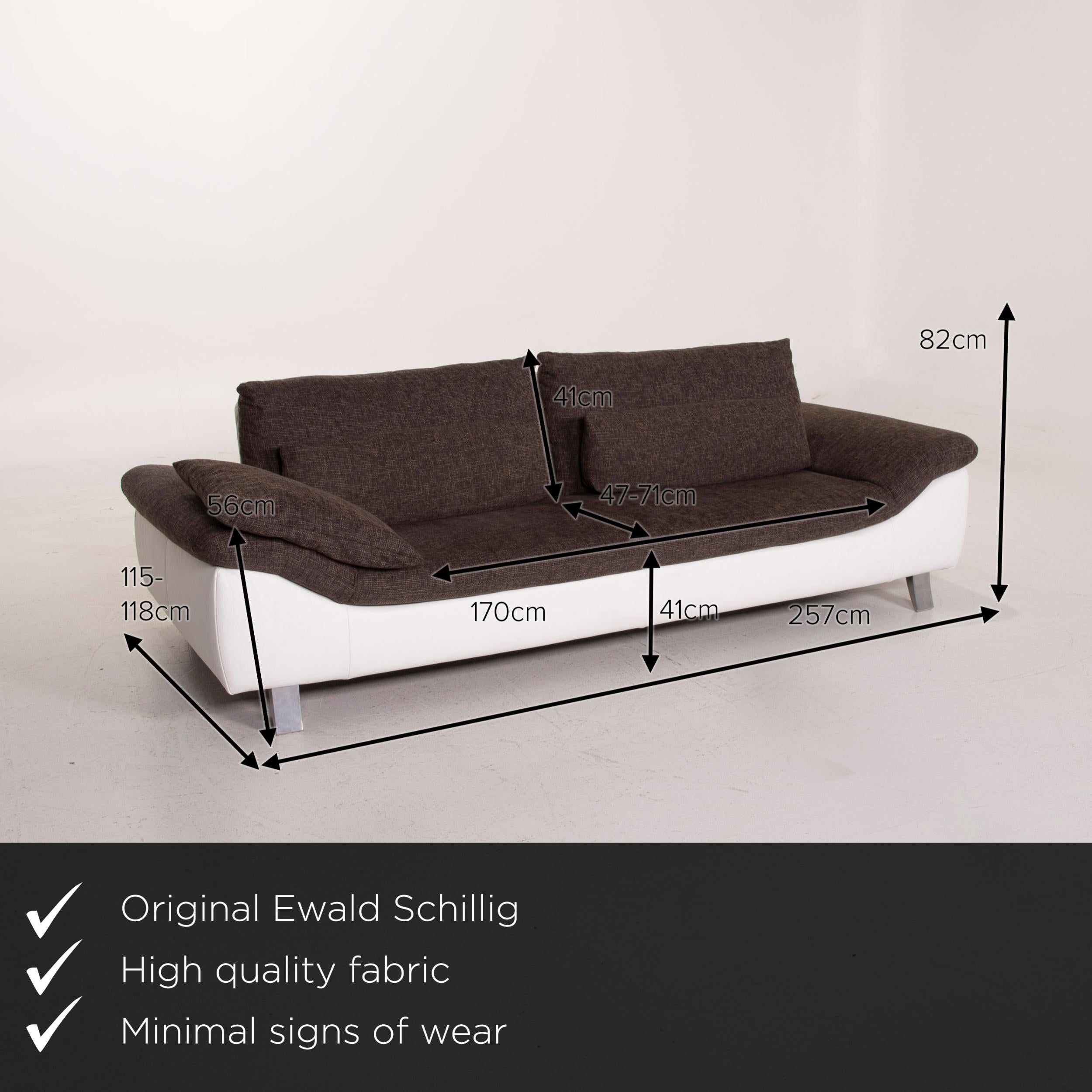 We present to you an Ewald Schillig Ameto fabric sofa brown white leather three-seat.

 

 Product measurements in centimeters:
 

Depth 115
Width 257
Height 82
Seat height 41
Rest height 56
Seat depth 47
Seat width 170
Back height 41.