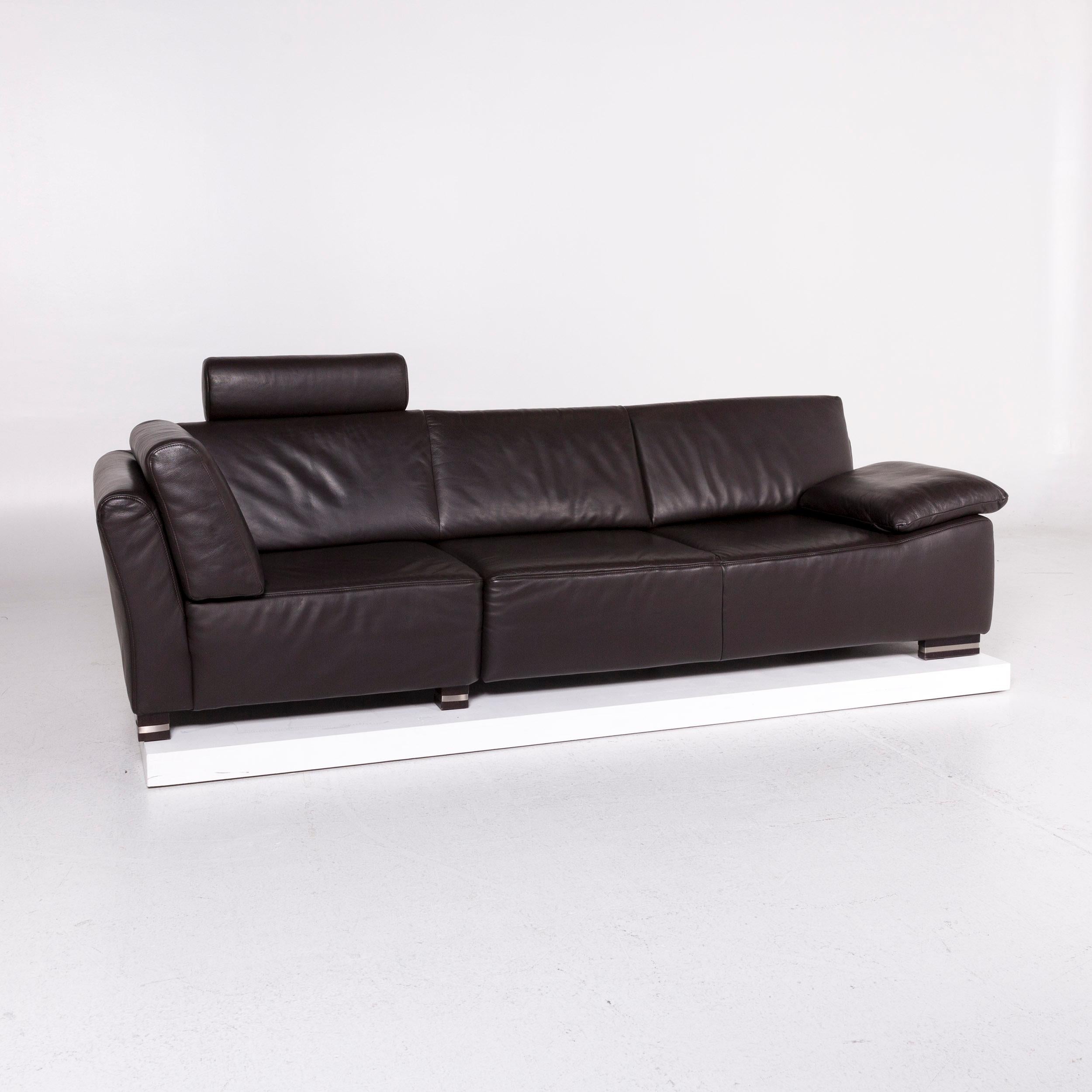 We bring to you an Ewald Schillig Bentley leather sofa set brown dark brown 1 three-seat 1.

 Product measurements in centimeters:
 
Depth 96
Width 264
Height 75
Seat-height 38
Rest-height 54
Seat-depth 56
Seat-width 183
Back-height