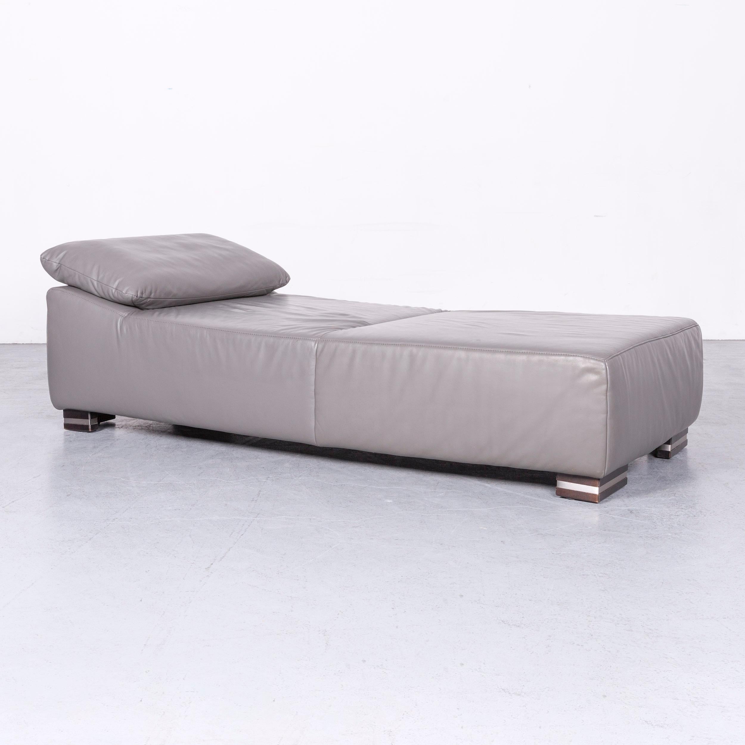 We bring to you an Ewald Schillig designer couch leather grey one-seat modern.