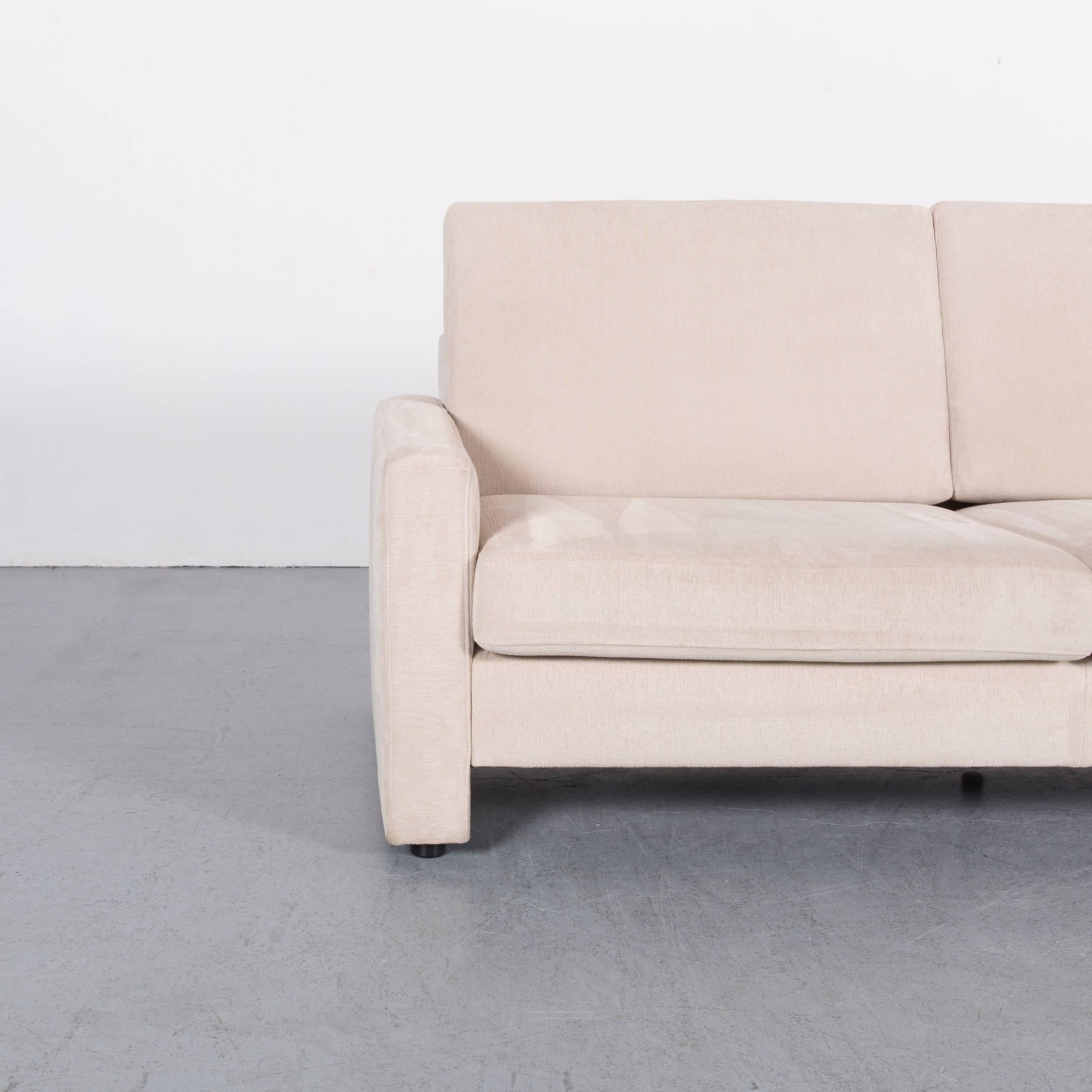 We bring to you an Ewald Schillig fabric sofa off-white two-seat couch.






























 