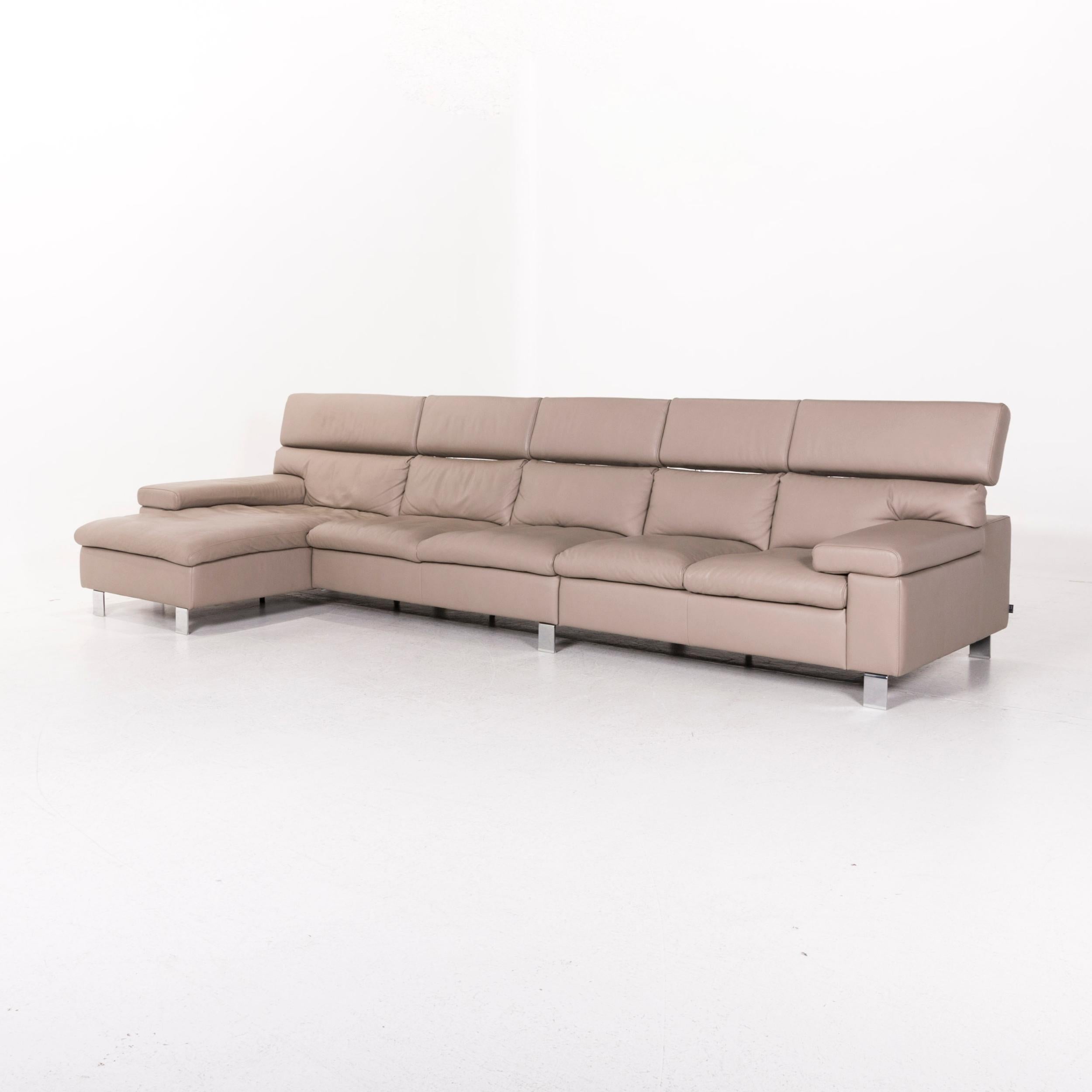 We bring to you an Ewald Schillig leather corner sofa brown gray beige cappucino sofa couch.

 

 Product measurements in centimeters:
 

Depth 108
Width 171
Height 68
Seat-height 43
Rest-height 54
Seat-depth 58
Seat-width