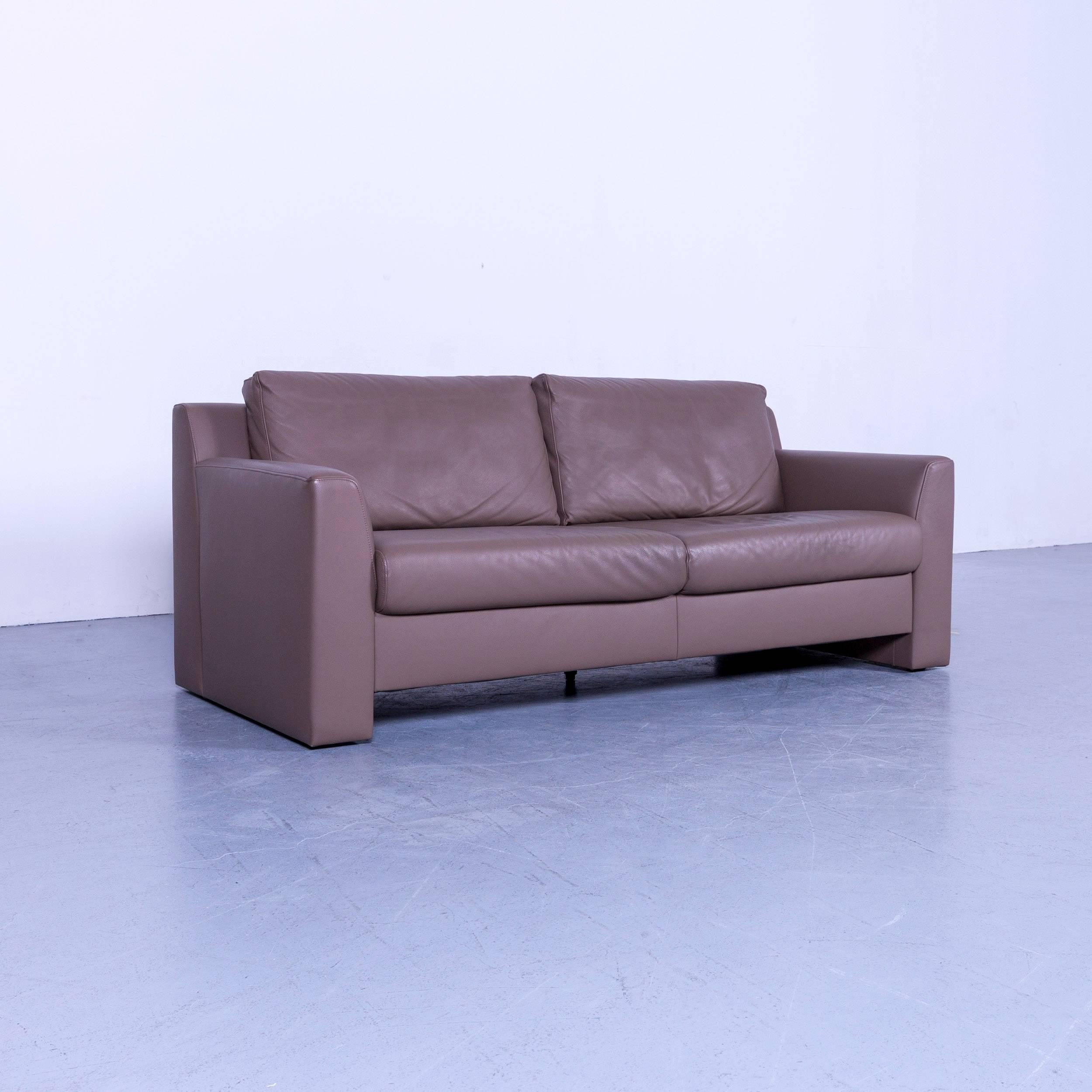 We bring to you an Ewald Schillig leather sofa brown three-seat.

















































 