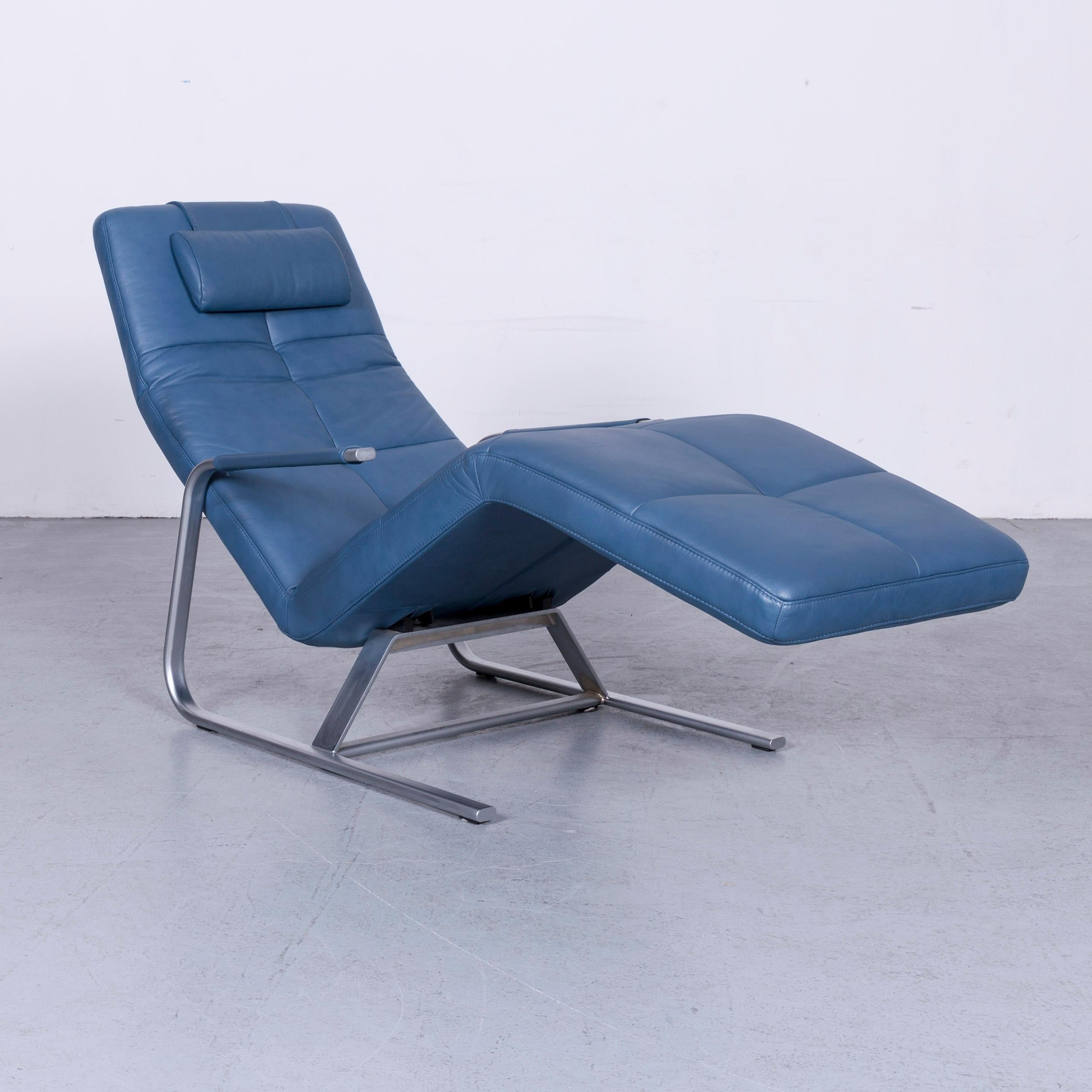We bring to you an Ewald Schillig Vita designer couch leather blue one-seat function modern.