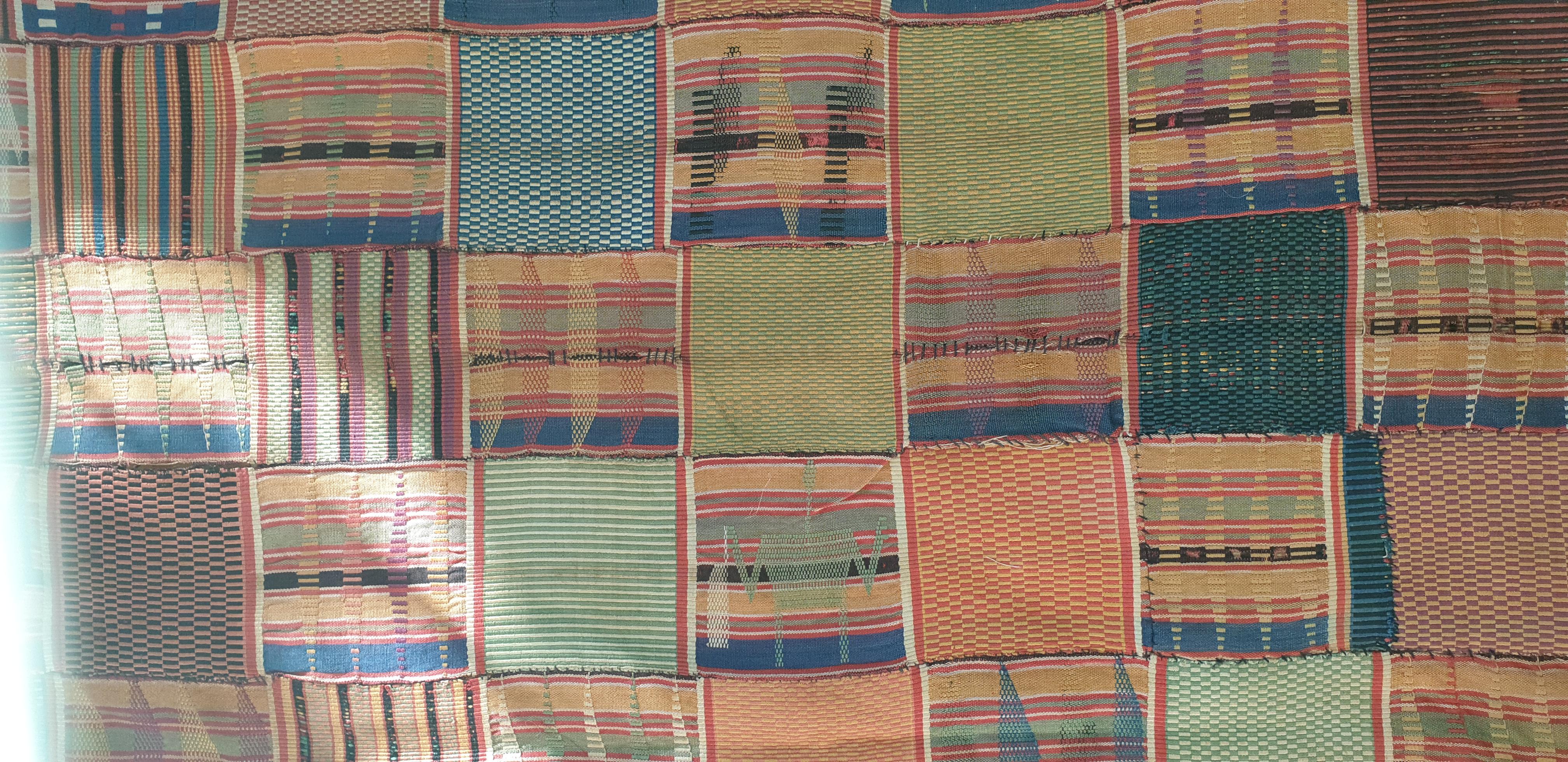 Tessuto a mano Il Kent dell'antichità in vendita