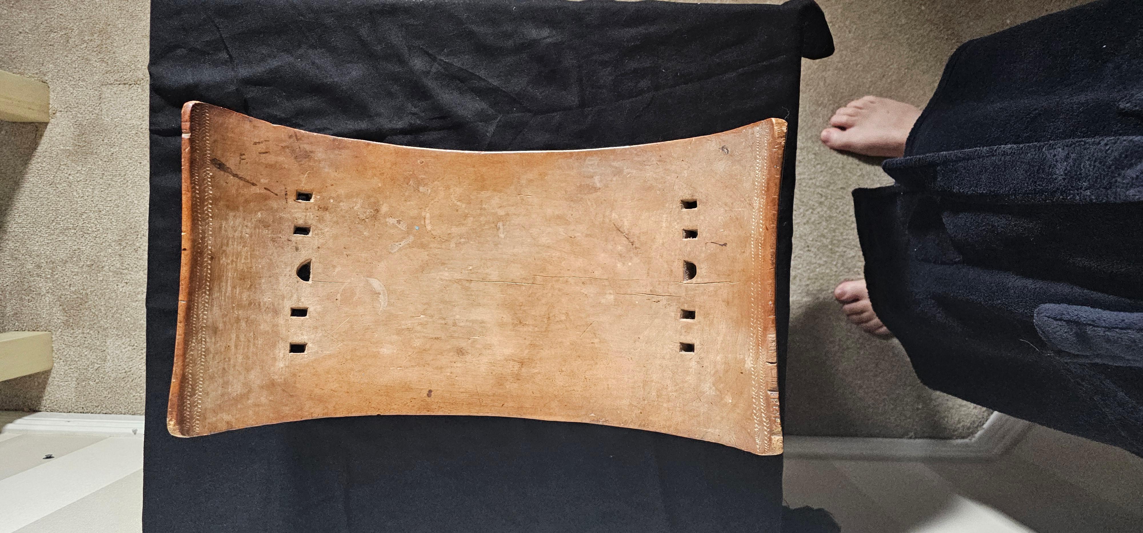 Mutterschaf-Hocker (Stammeskunst) im Angebot