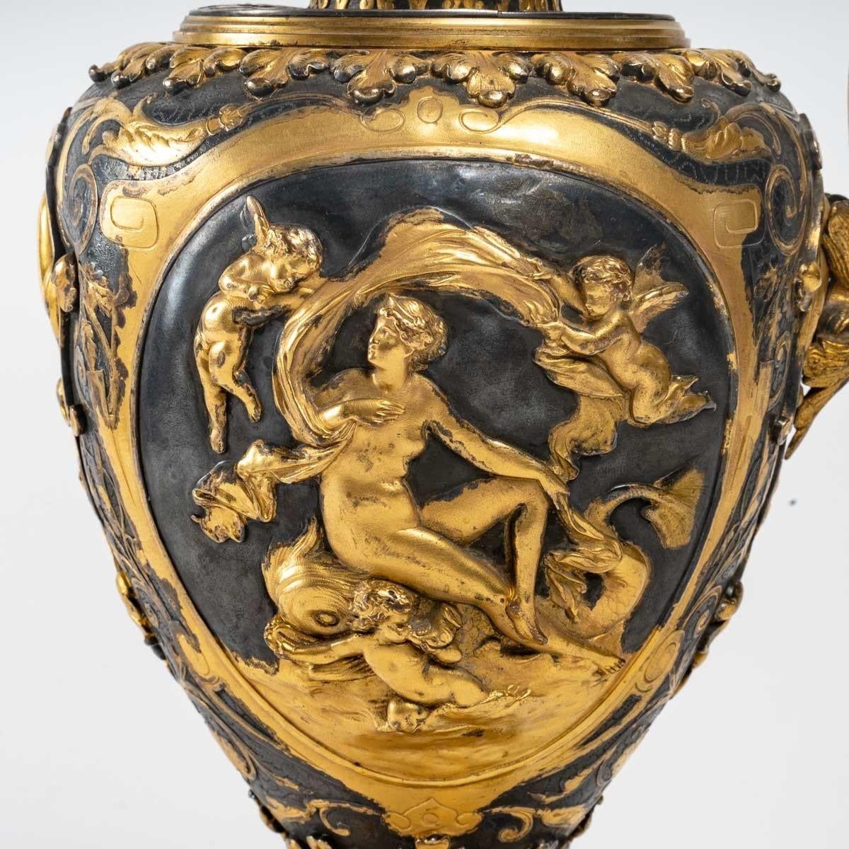 Ewer with Its Patinated and Gilded Brass Basin, 19th Century For Sale 3